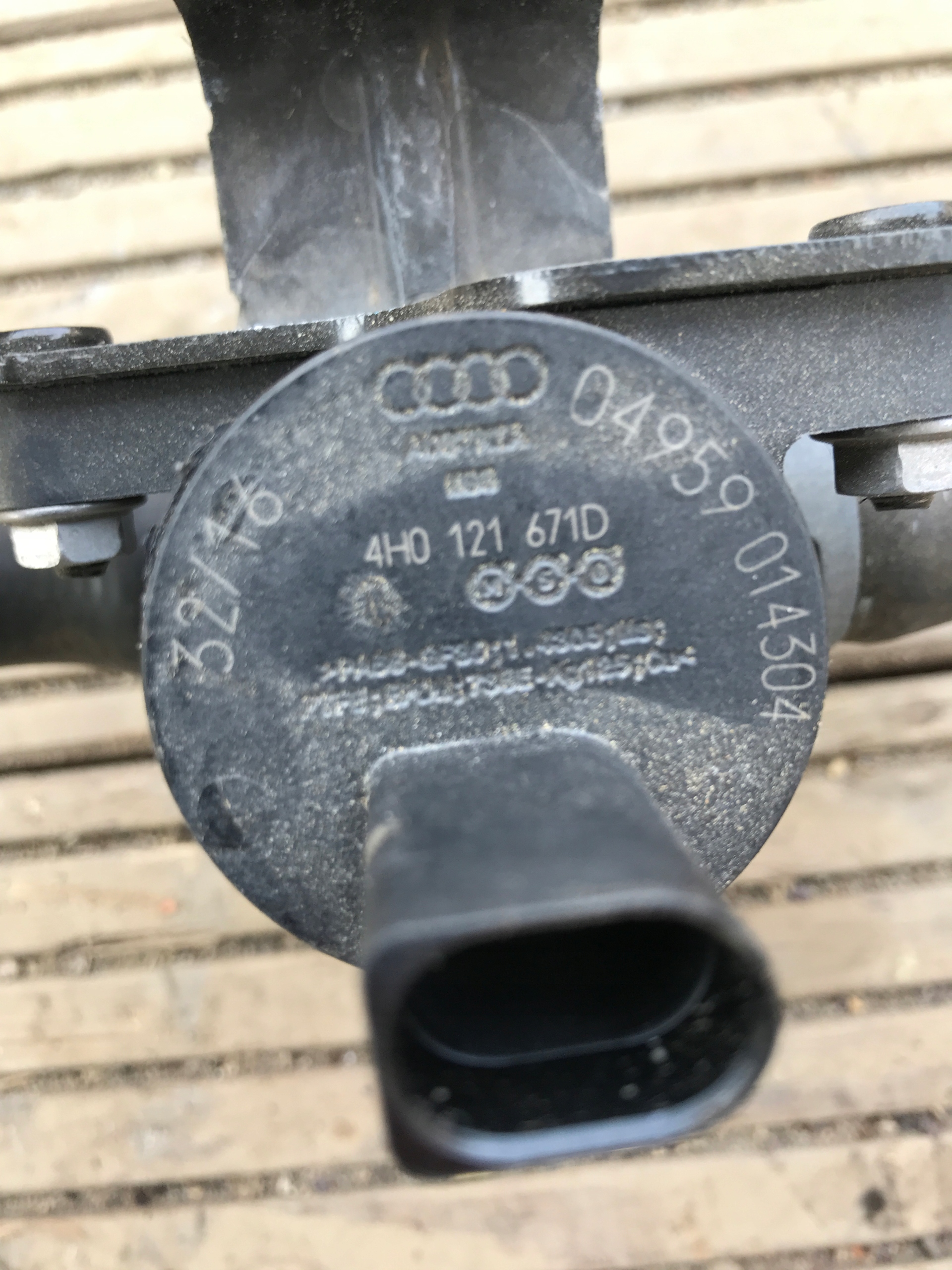 supplementary water pump AUDI A4 B8 A5 LIFT