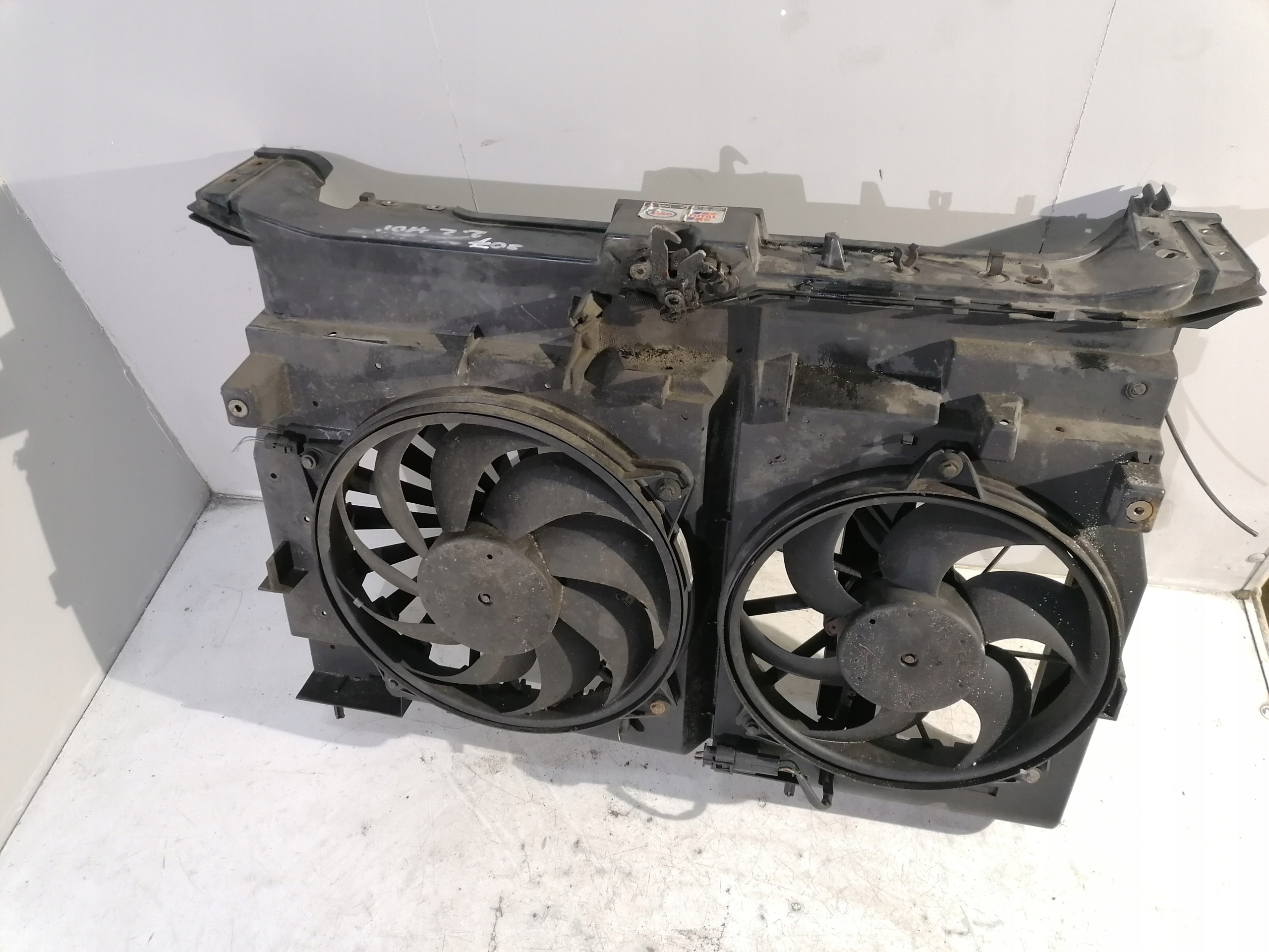 Peugeot 807 2.2 HDI support panel for radiators pillar