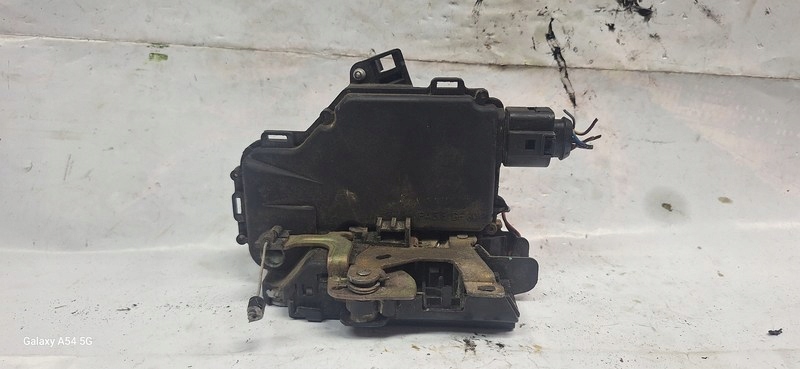 lock door VW PASSAT B5 96- right front C3B1837016A