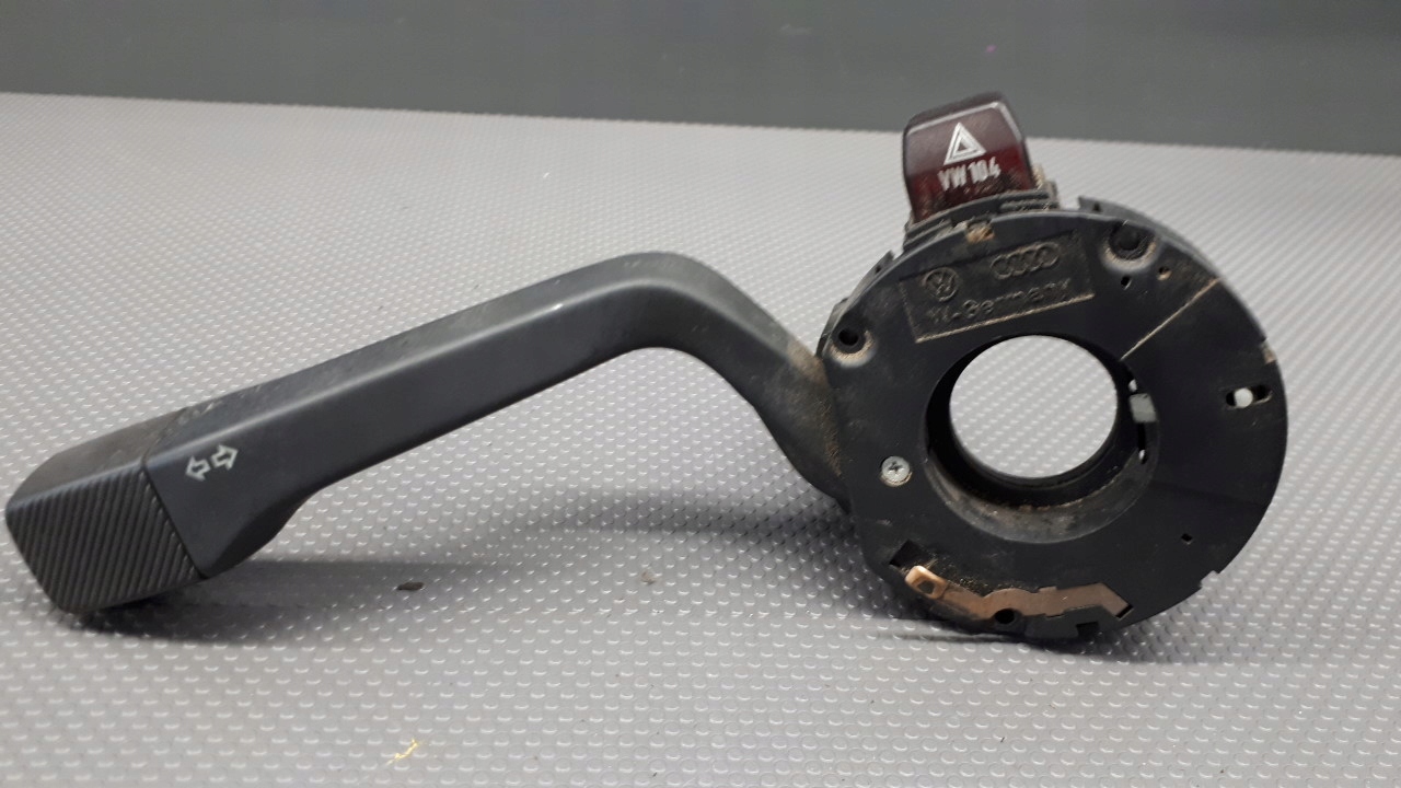 dotsaeqb88 przełącznik kierunkowskazów VW POLO COUPE 1.3 89r Typ samochodu Samochody osobowe