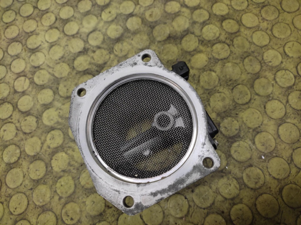 AUDI A4 B5 1.8 váha vzduchu 037906461B