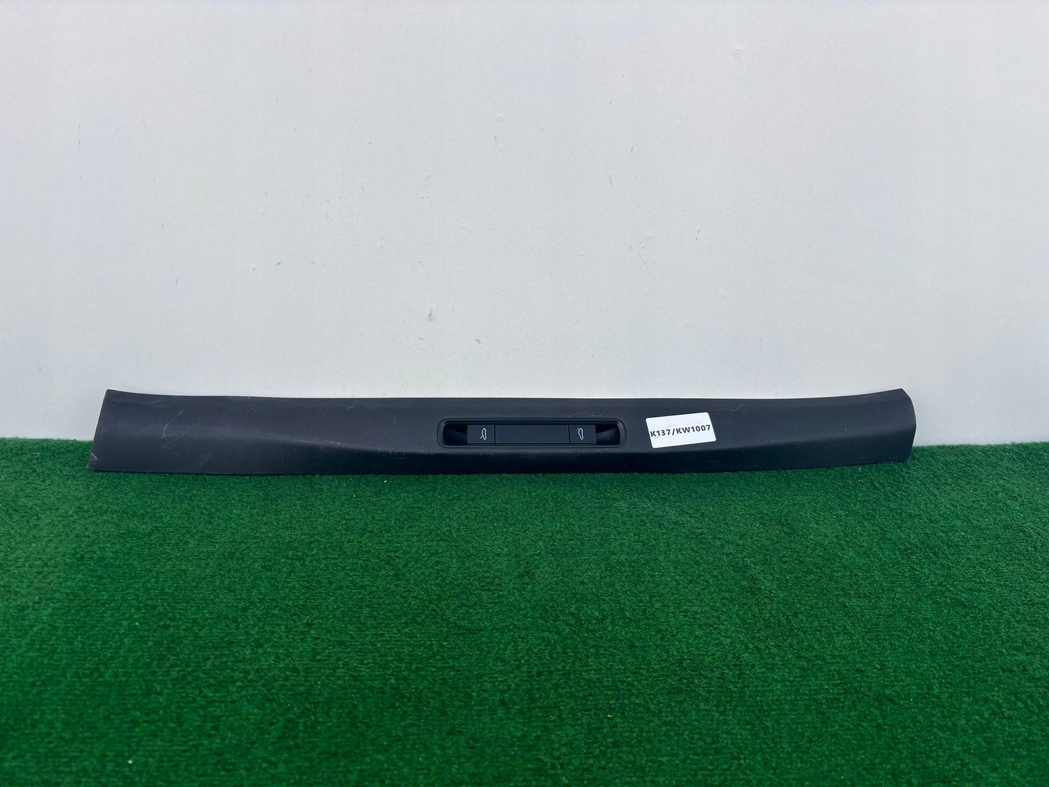 PORSCHE 911 992 moulding threshold left switch bonnets boot K137/KW1007