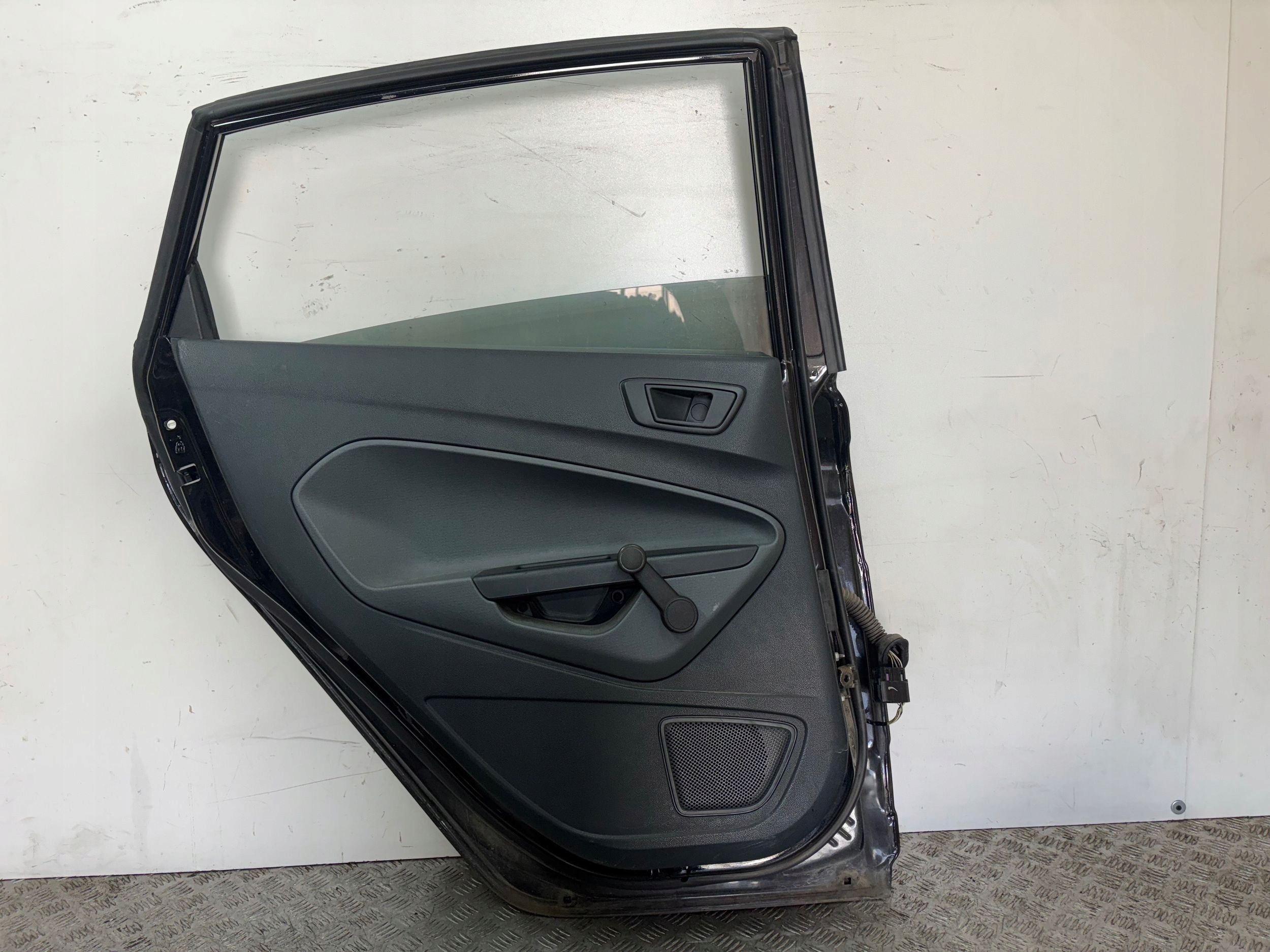 door rear part rear. left FORD FIESTA MK7 09