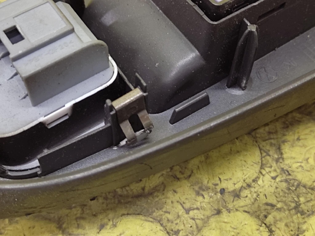 VW GOLF V window control switch 1K4868049