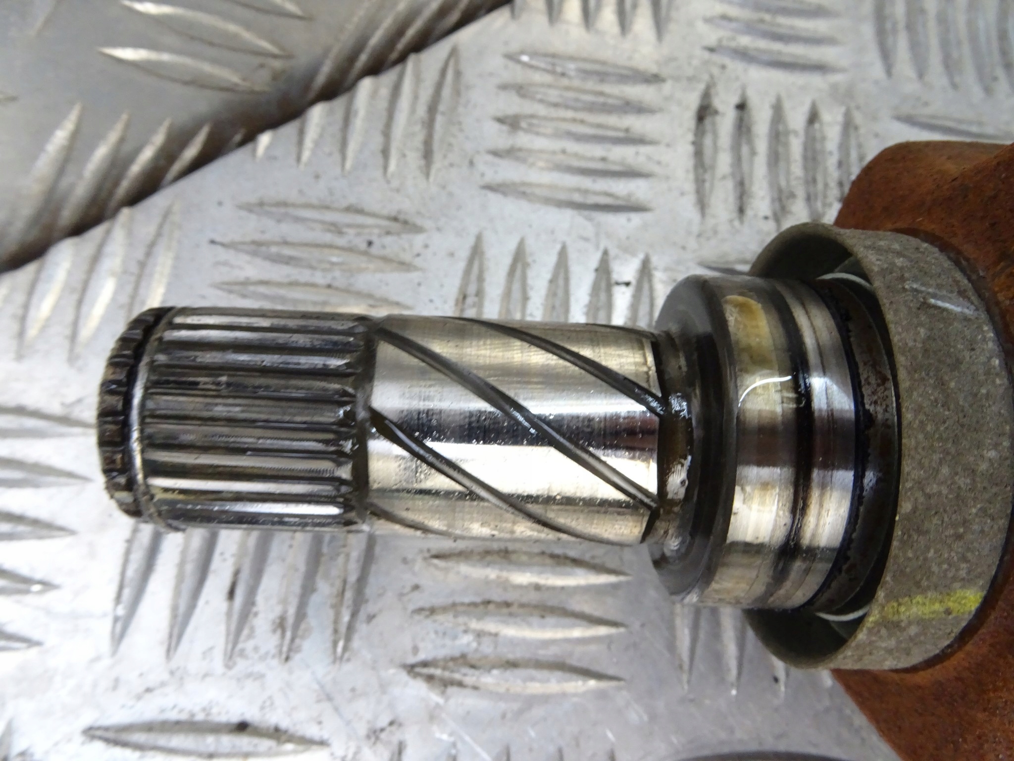 NISSAN QASHQAI J11 semi-axis left short. 10284732 1.5 DCI