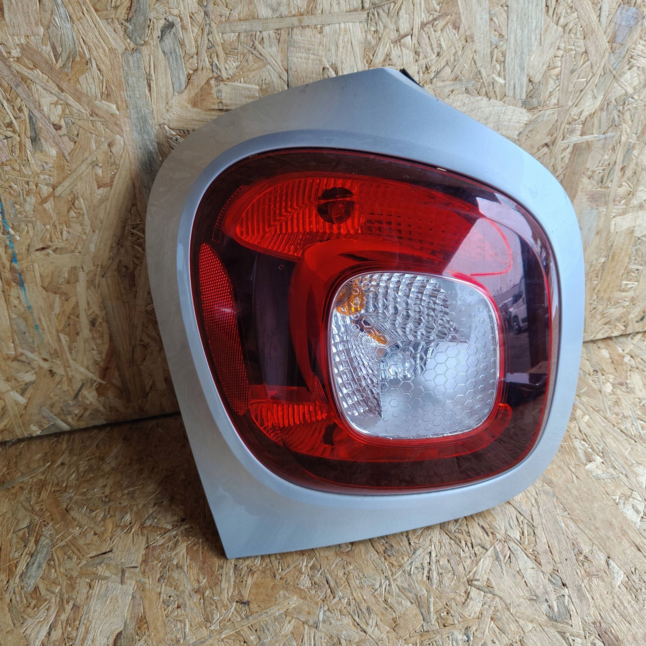 light rear rear part side left Smart ForFour II W453 265550049R