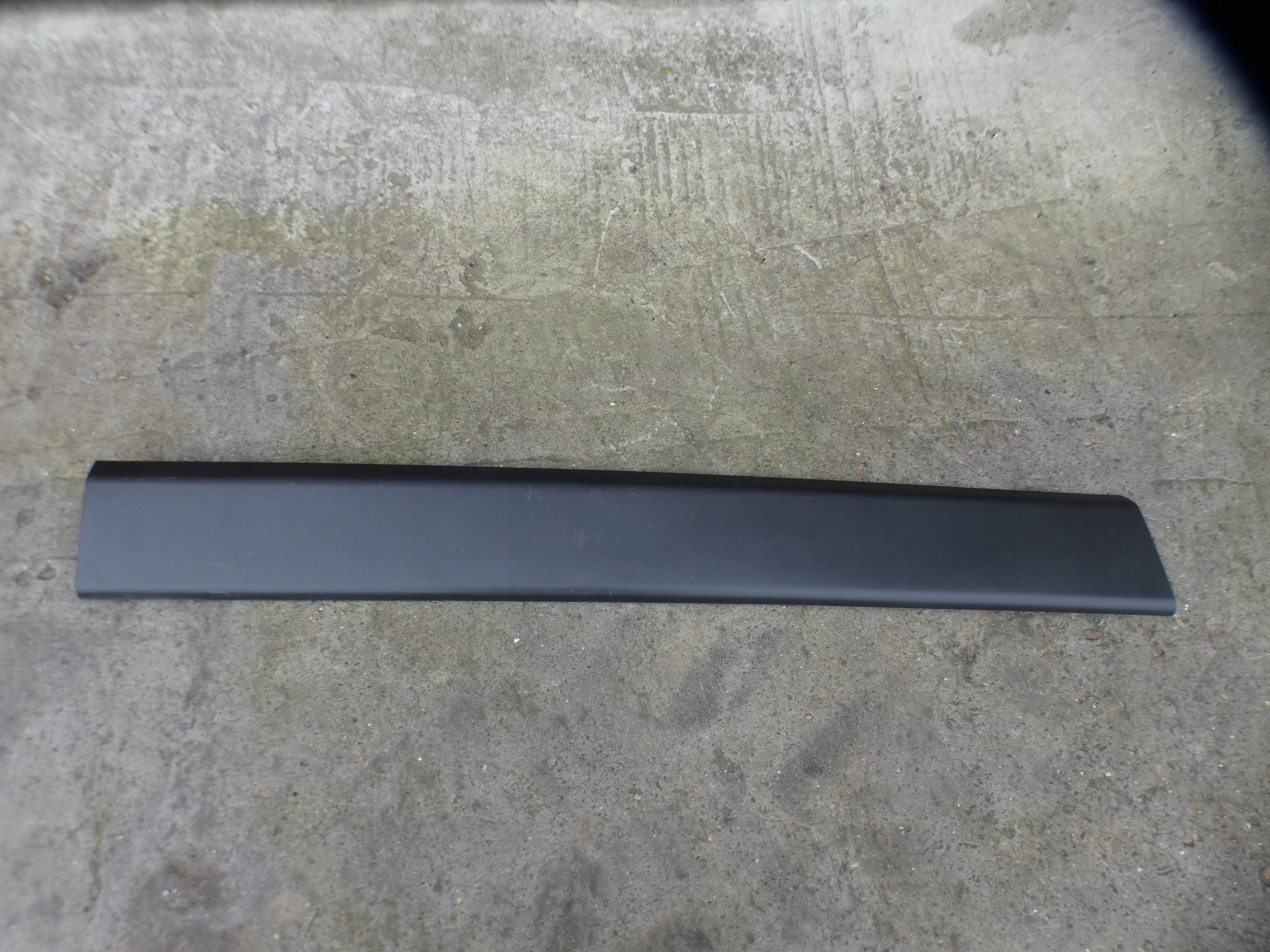moulding side left RENAULT MASTER III IV 828210160R