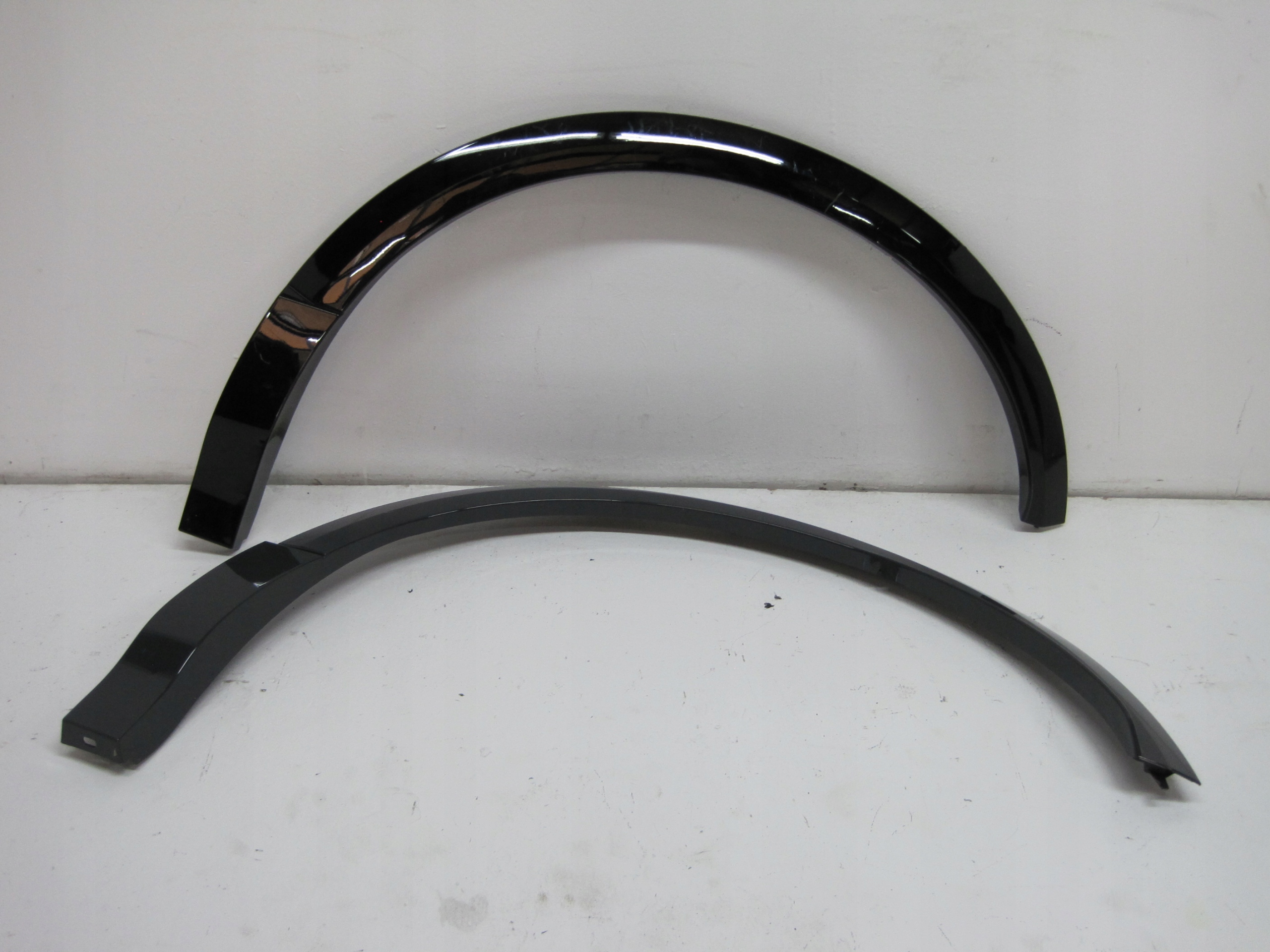 cap moulding for fender left AUDI Q6 E TRON 85H853717H