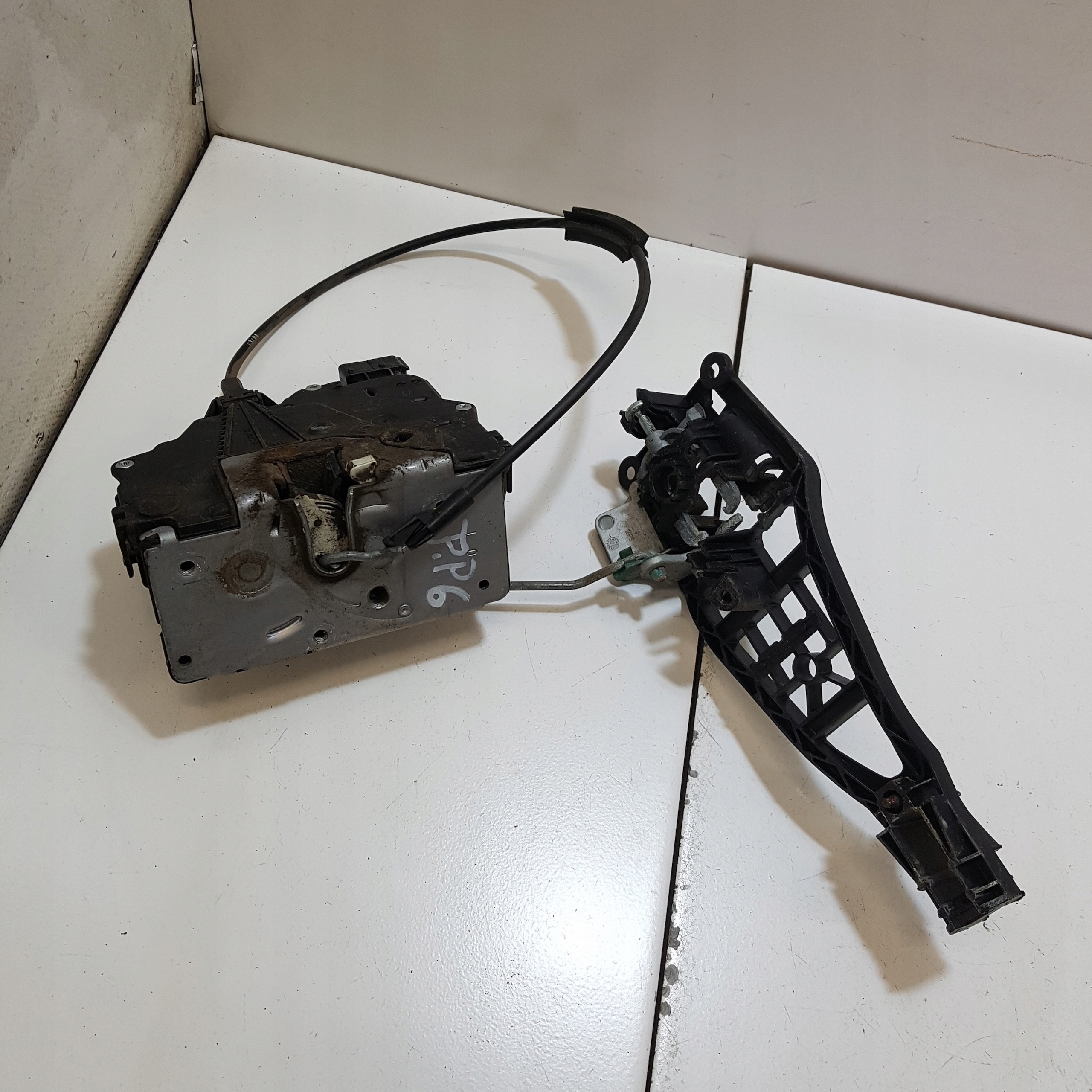 lock door right front OPEL CORSA D 6 PIN 13258274EH