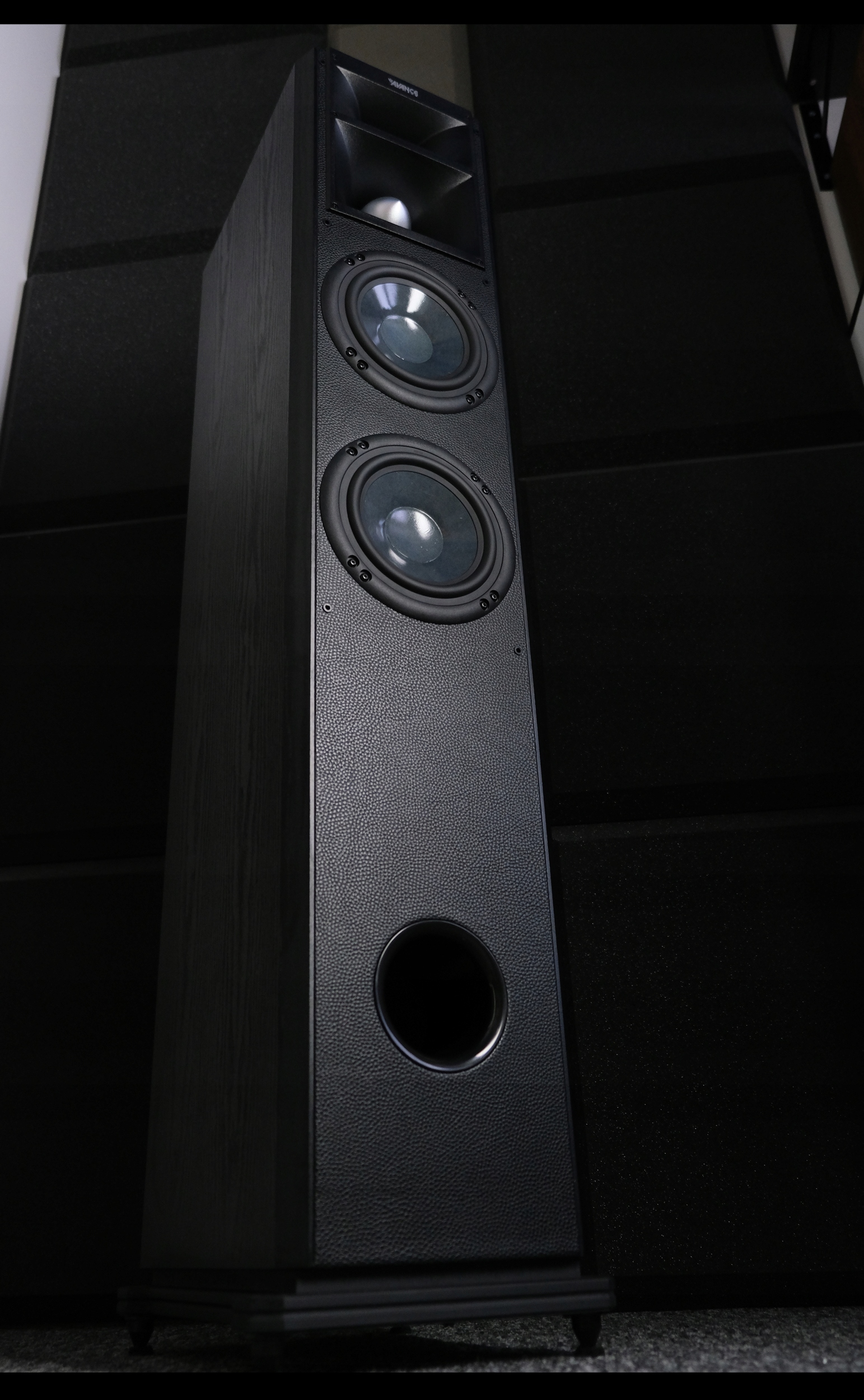 Zestaw kolumn podłogowych stereo AVANCE BETA-760 Kolor czarny