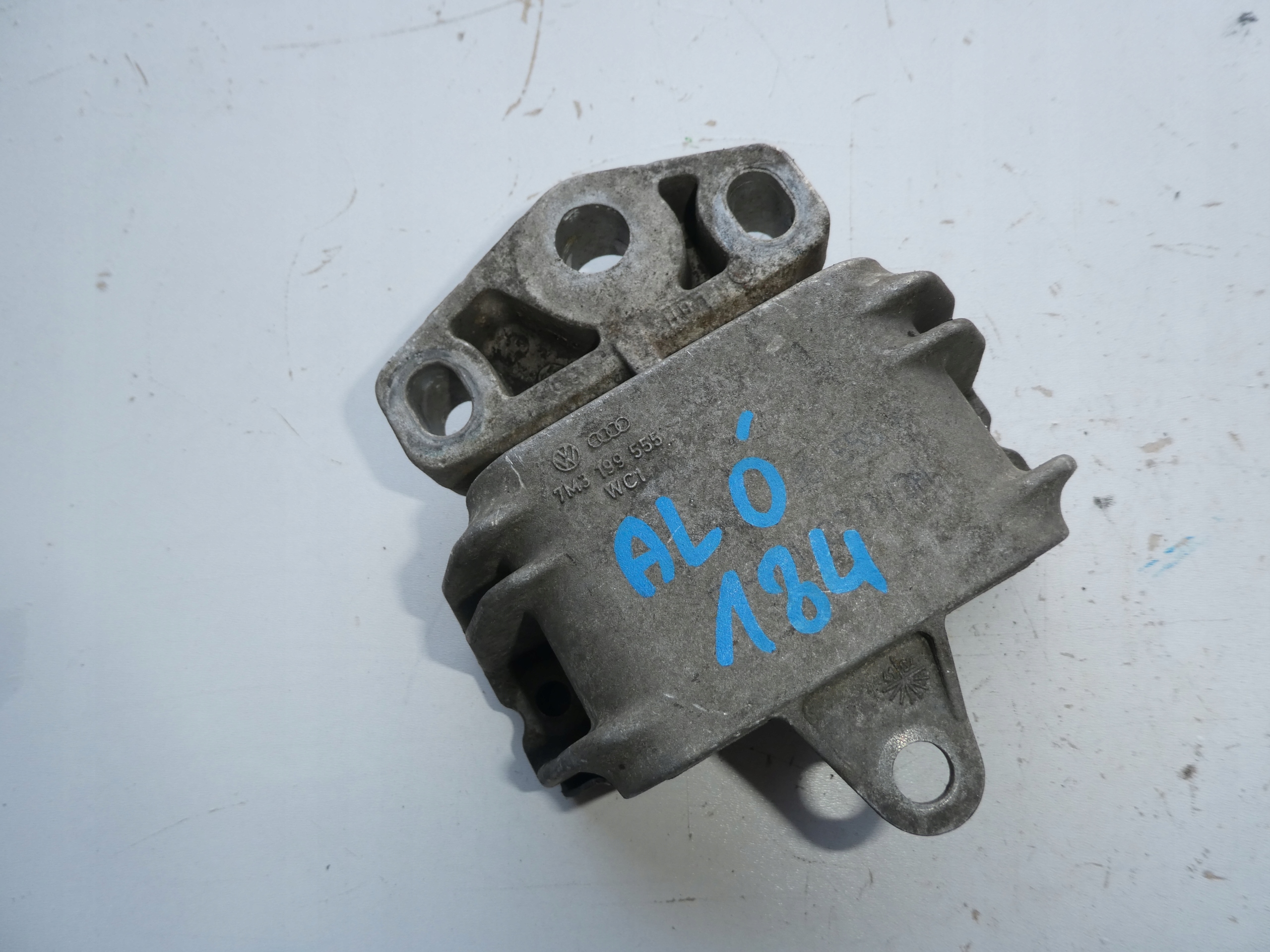 engine mount VW SHARAN and LIFT 7M3199555