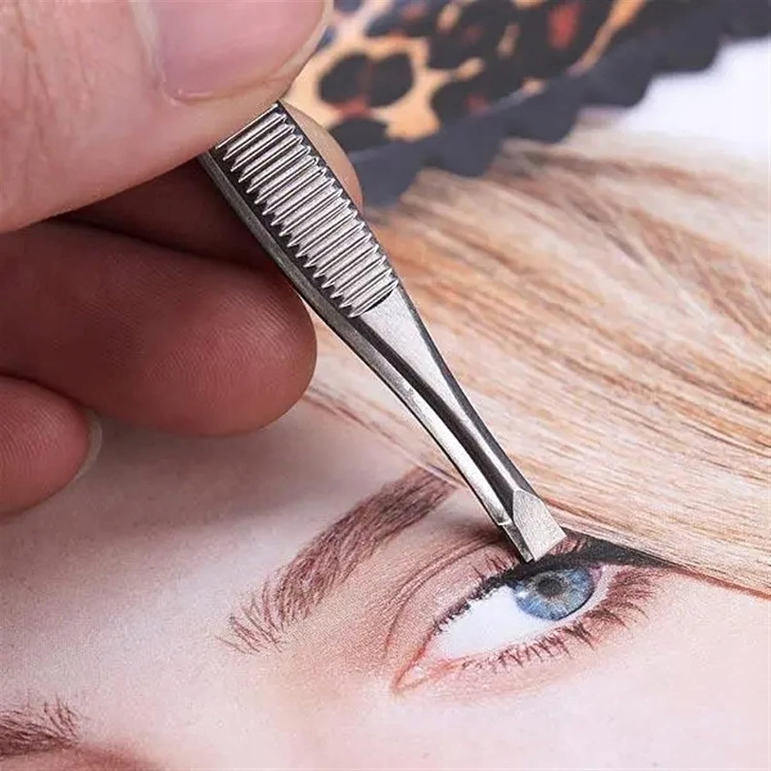 PĘSETA DO RZĘS PROFESJONALNA PRECYZYJNA REGULACJI STYLIZACJI BRWI METALOWA EAN (GTIN) 5905567727849