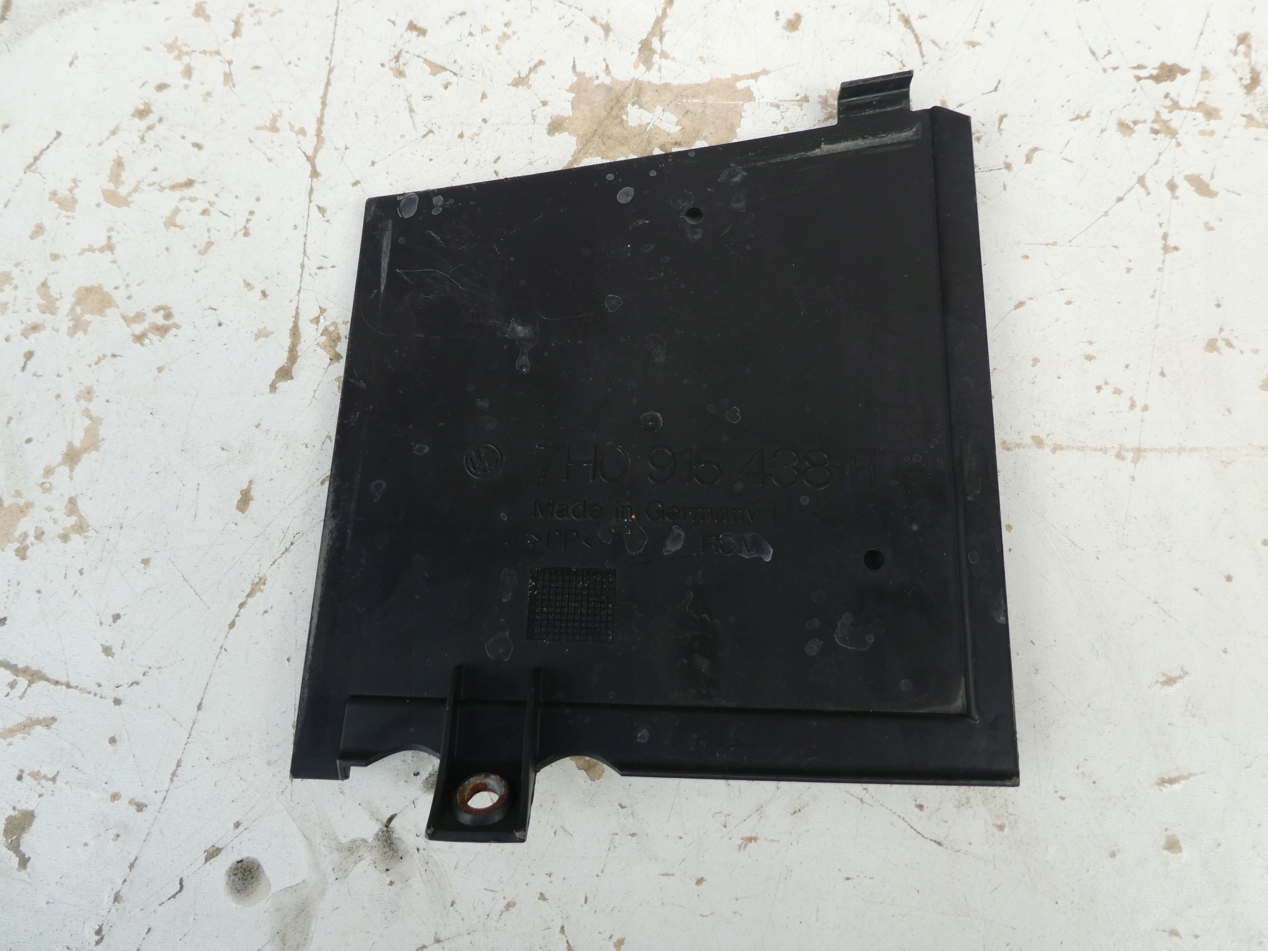 VW T5 Blende Abdeckung Seitlich AKUMULATORA 7H0915438A