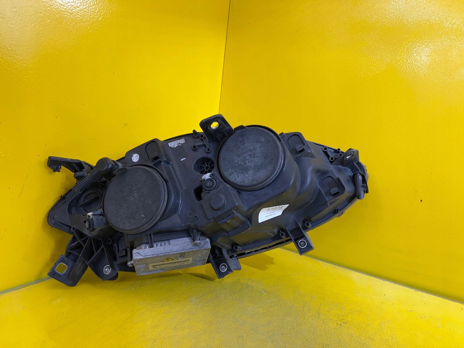 REFLEKTOR light front left FIAT BRAVO II 51757538 XENON
