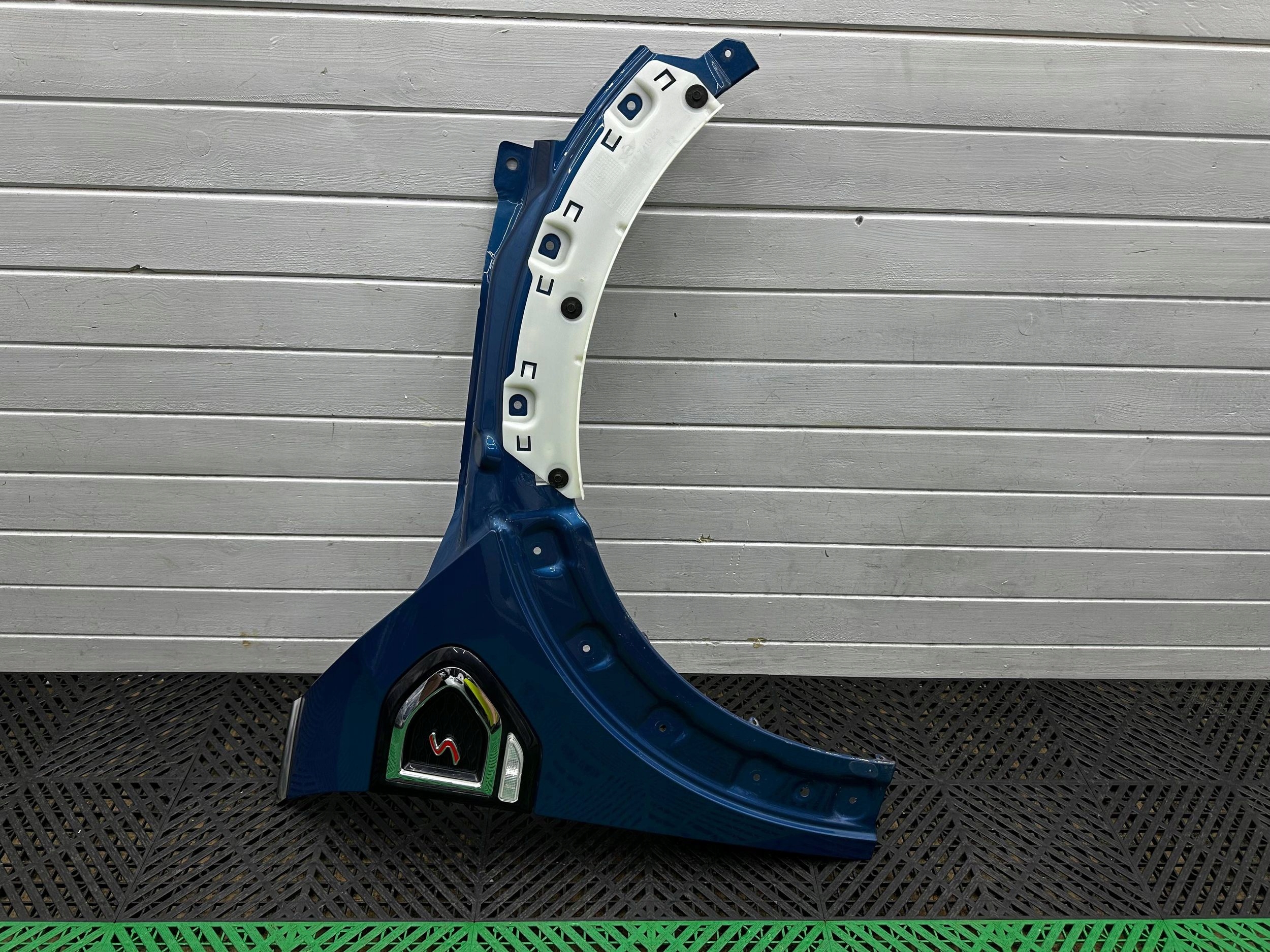 fender front side right Mini Cooper Countryman F60 7388080