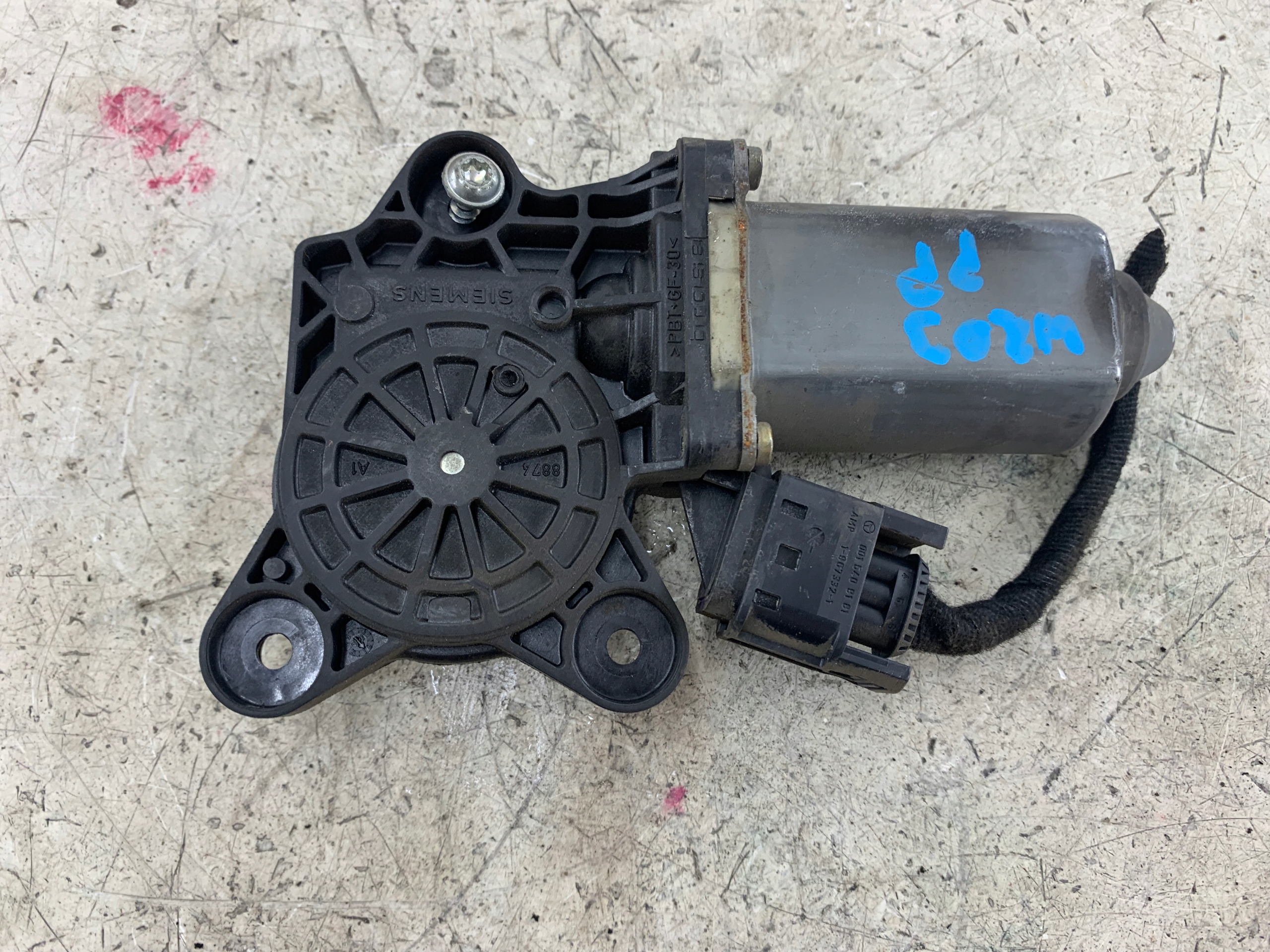 MERCEDES W203 mini motor windows right front A2208204542