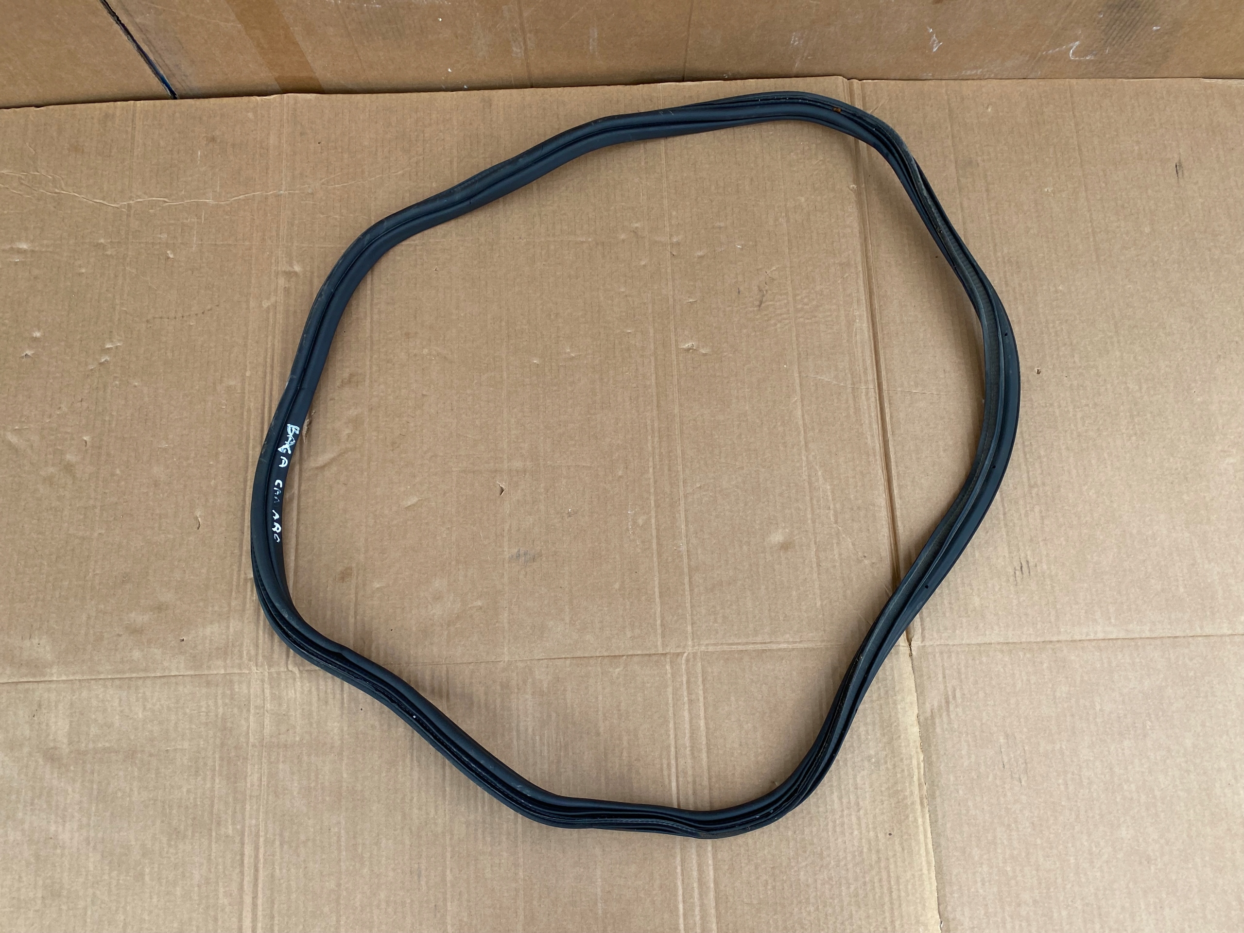 USZCZELKA BAGAZNIKA CHEVROLET CAMARO 3 6 2016