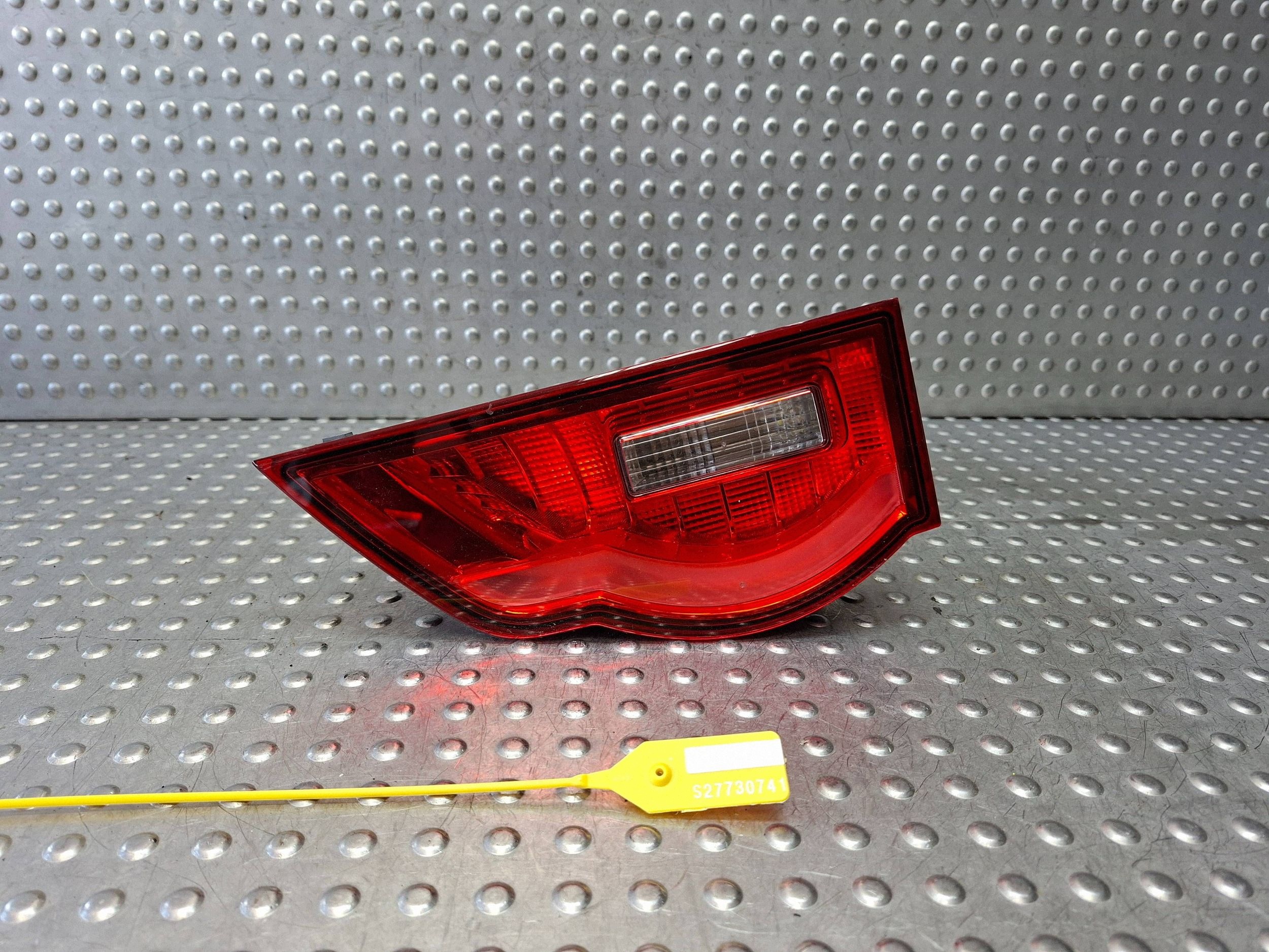 light rear part to the bonnet right JAGUAR F-PACE X761 16- EU