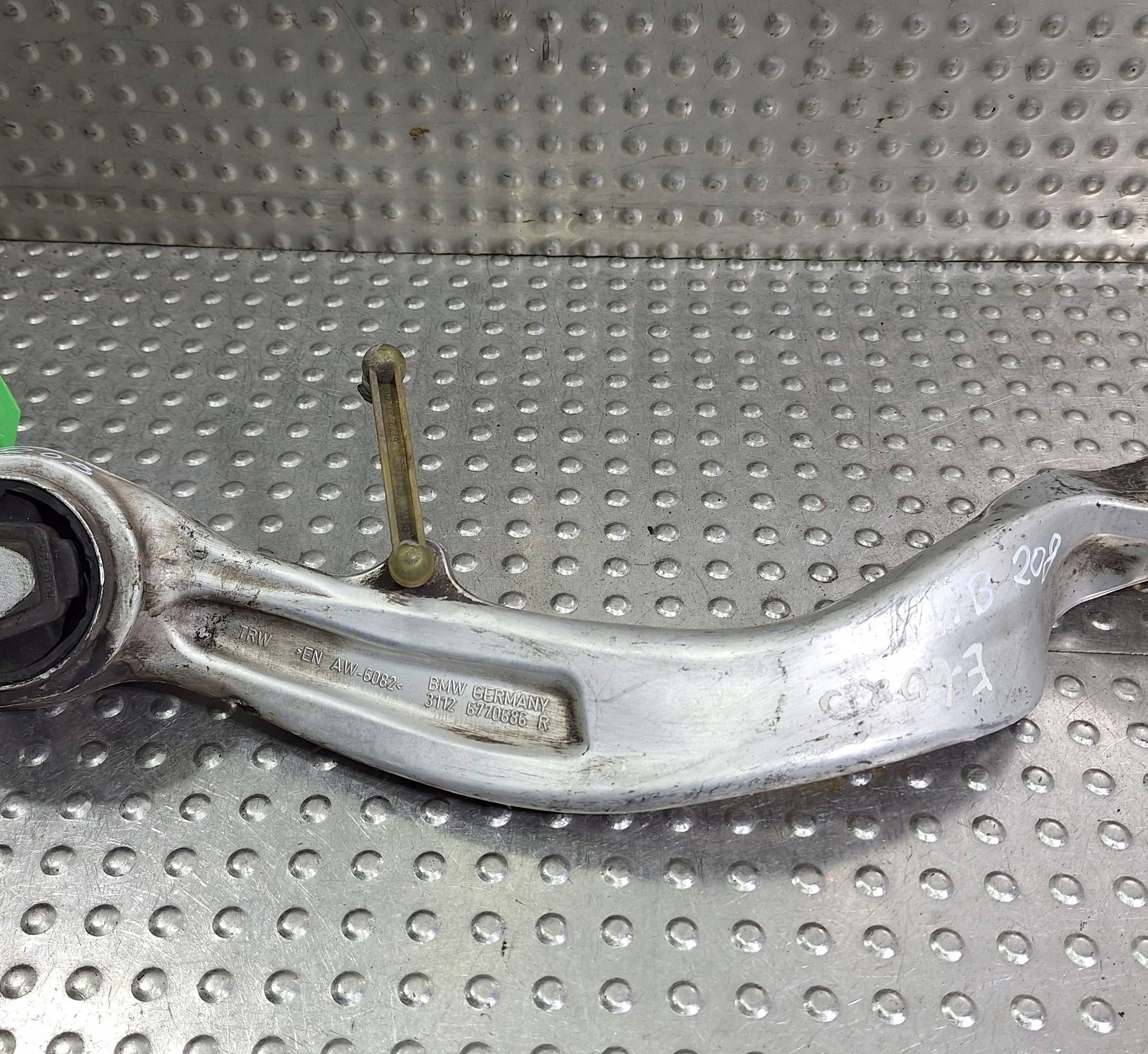 rameno pravý předek 6770686 BMW E60 E61 XDRIVE