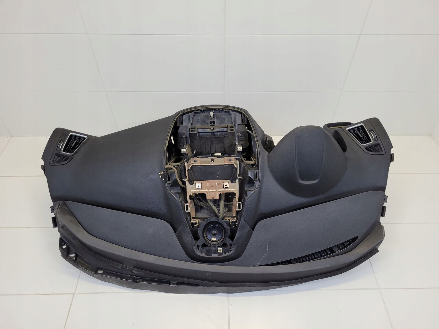 dashboard instrument panel console Ford Kuga 2 2016 1755688