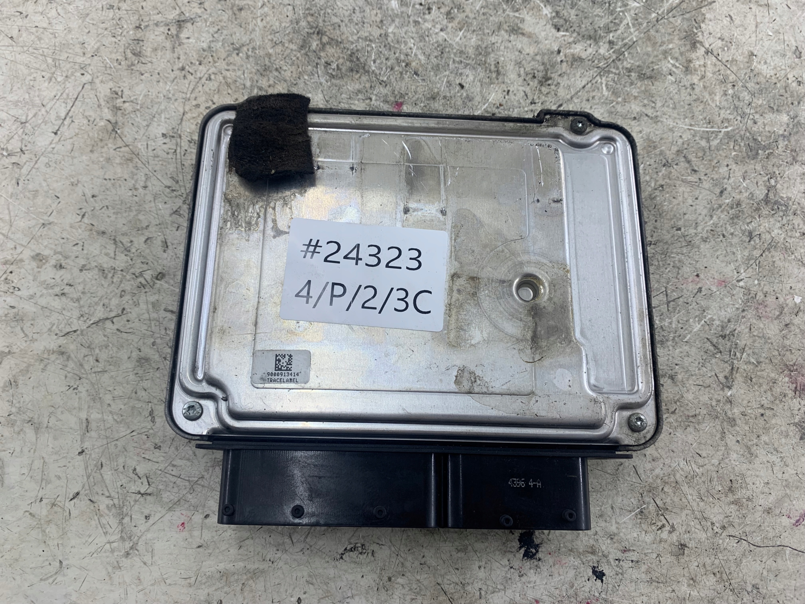 VW GOLF V 1.9 TDI control unit computer of the engine 03G906021KG