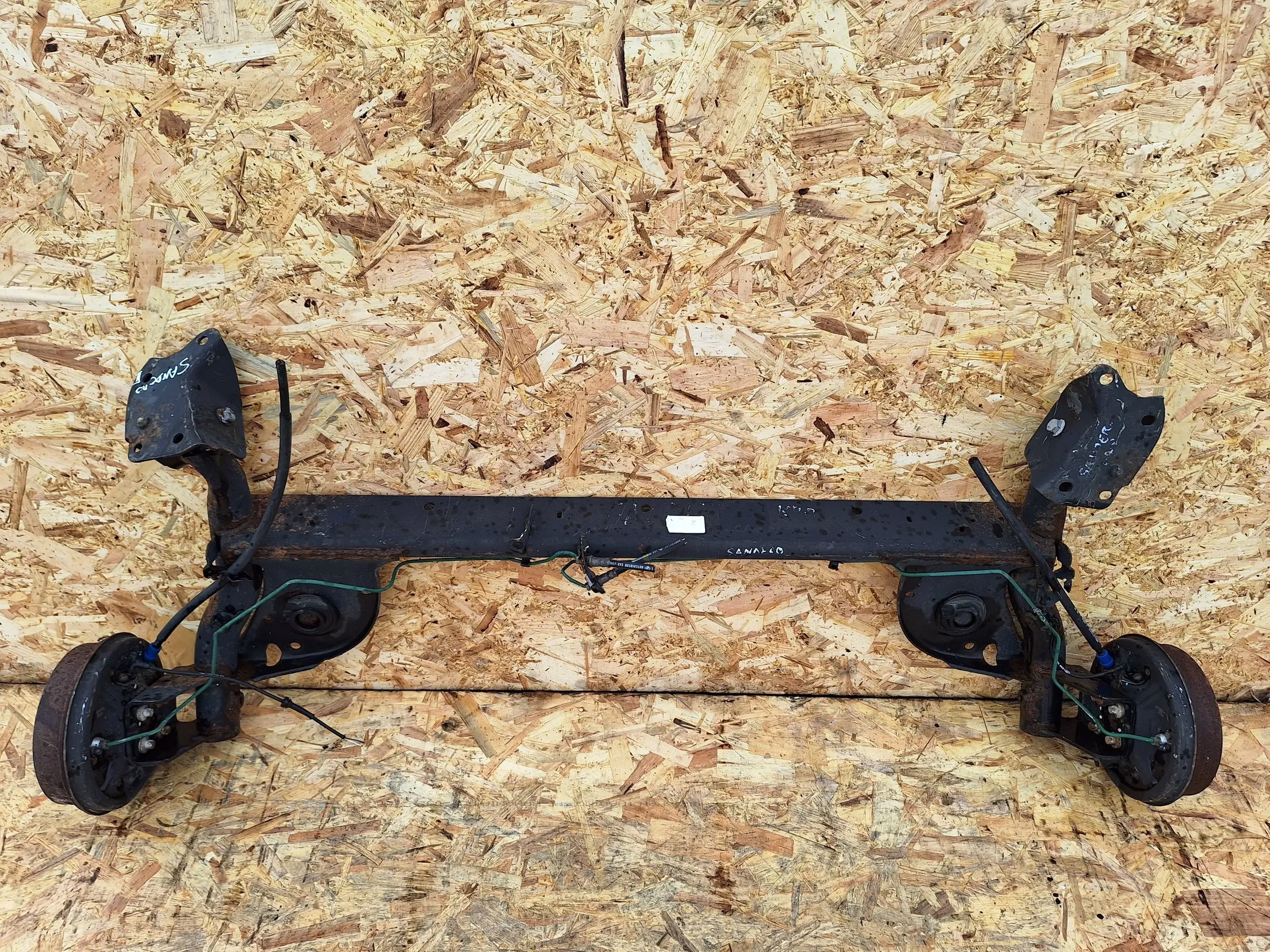 axis rear part Dacia Sandero and 08-12