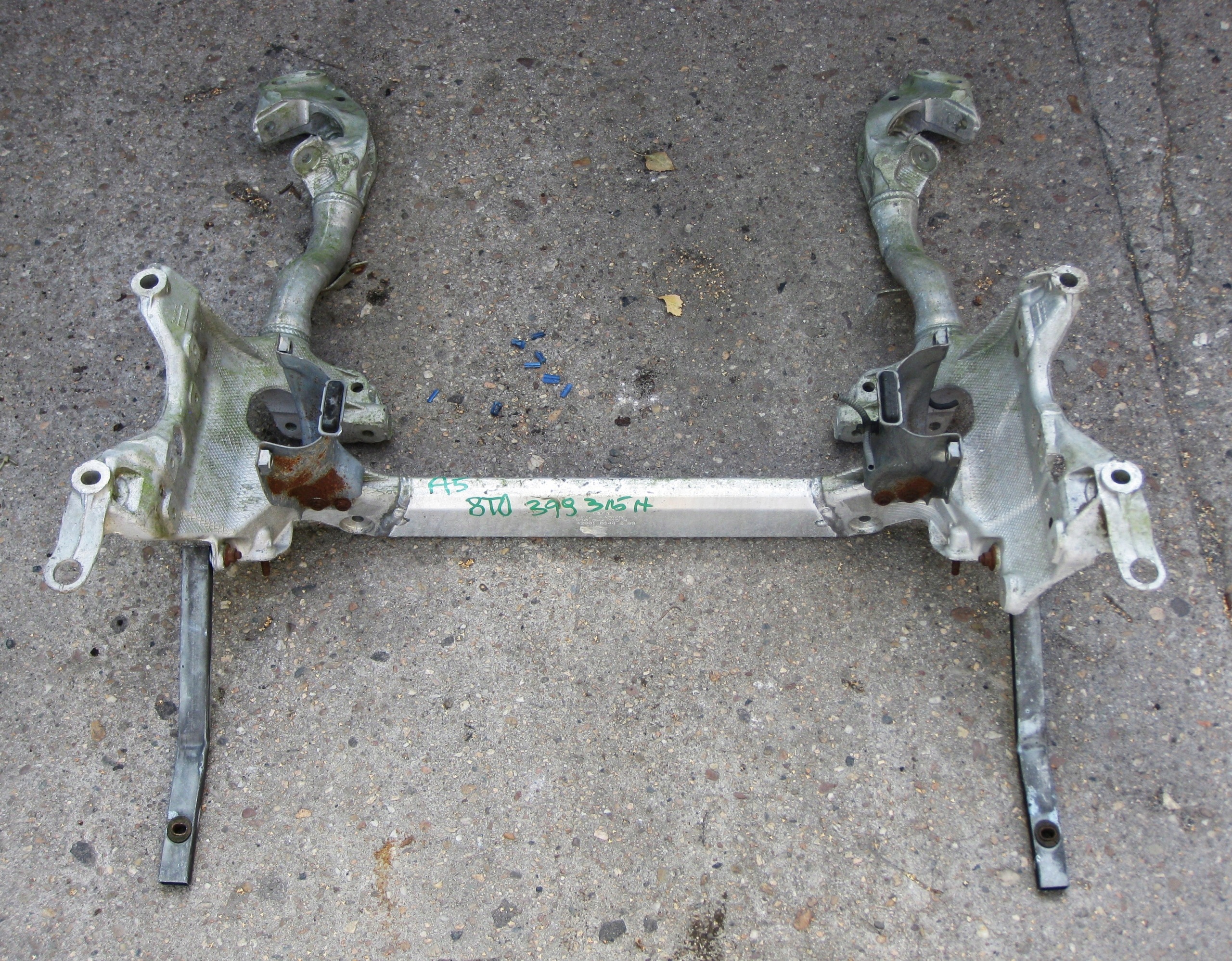 AUDI A5 8T 2.0 TDI axle beam subframe front 8T0399315H