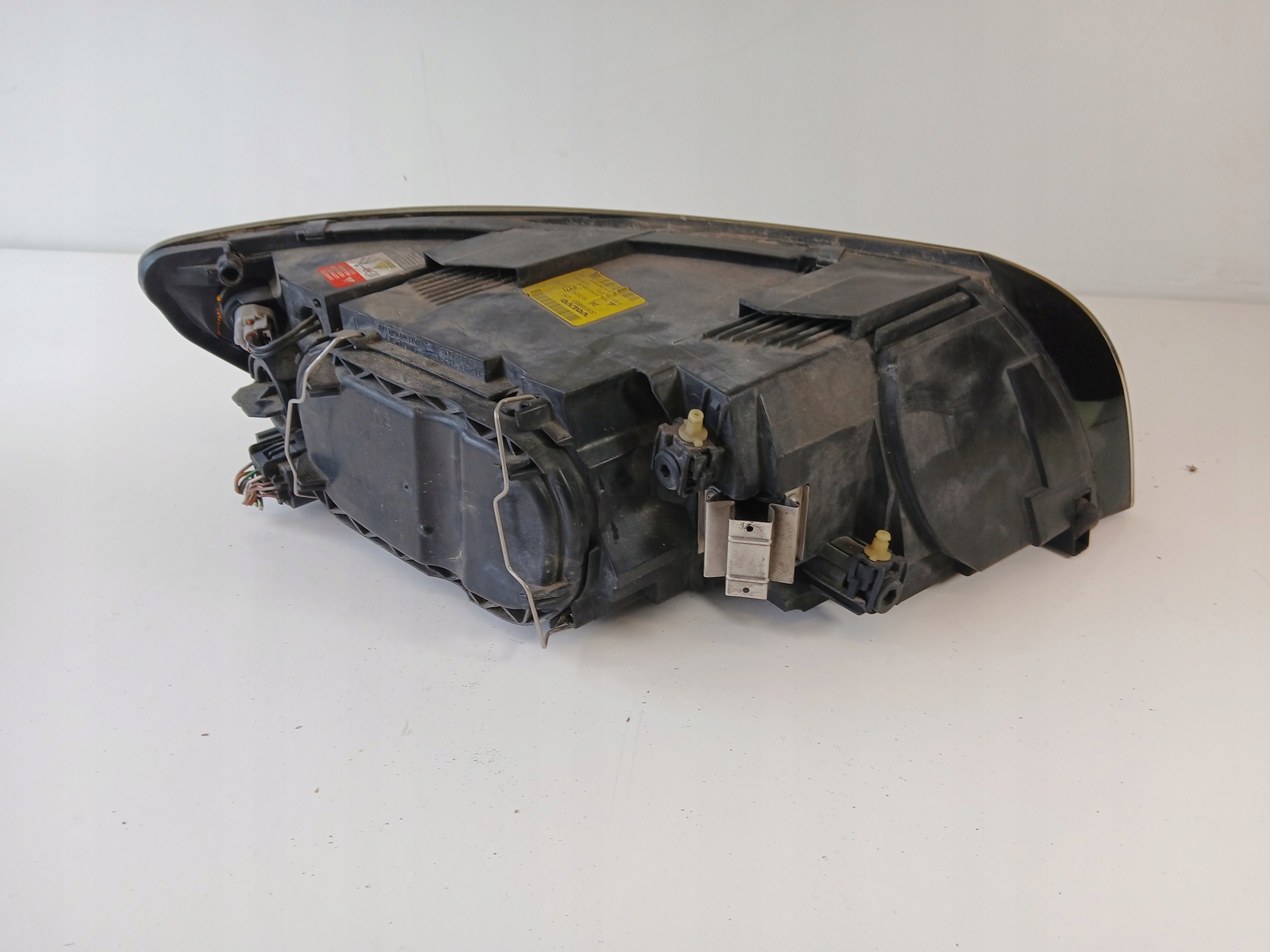 VOLVO V50 and S40 II light left front XENON 306988889