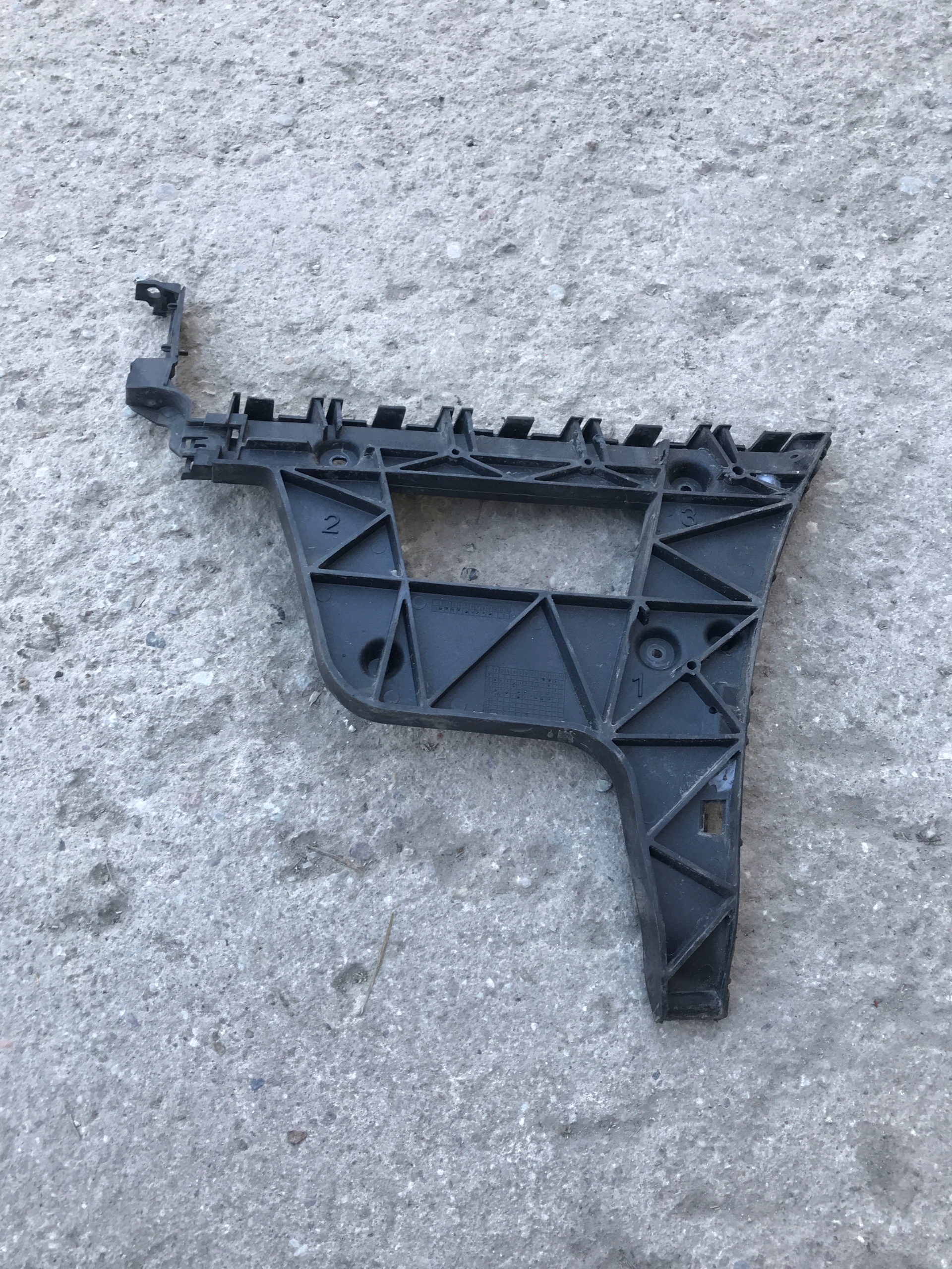 bumper bracket right rear part AUDI A4 B8 KOMBI 8K9807454
