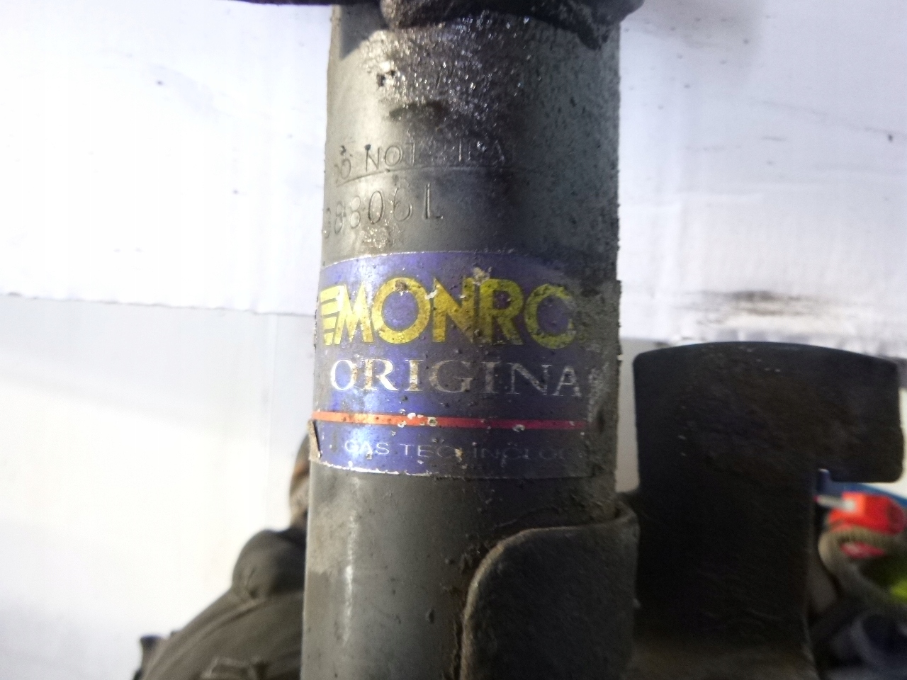 shock absorber front Mazda 5 2.0CD 2005r.