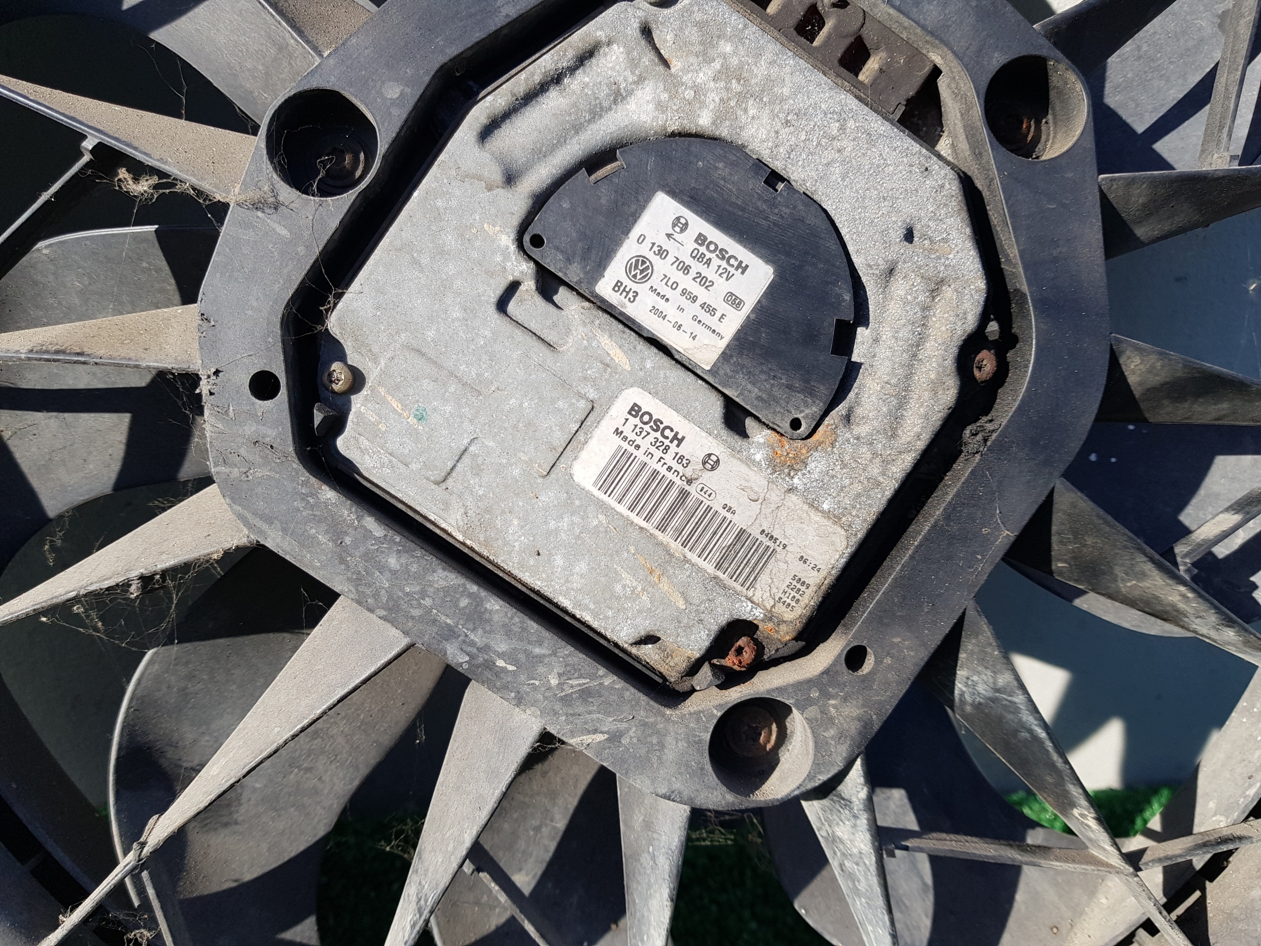 ventilátor chladiče VOLKSWAGEN TOUAREG