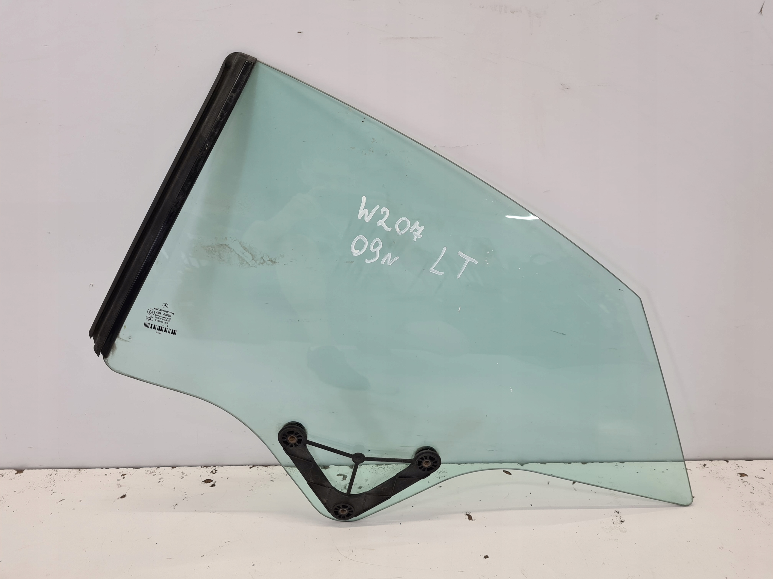 MERCEDES W207 SZYBA DRZWI LEWY TYŁ 09R