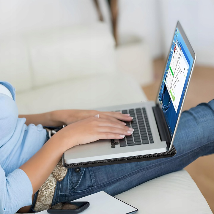 PODSTAWKA CHŁODZĄCA POD LAPTOPA MACBOOKA MATA CHŁODZĄCA POD LAPTOPA LED USB Stan opakowania oryginalne