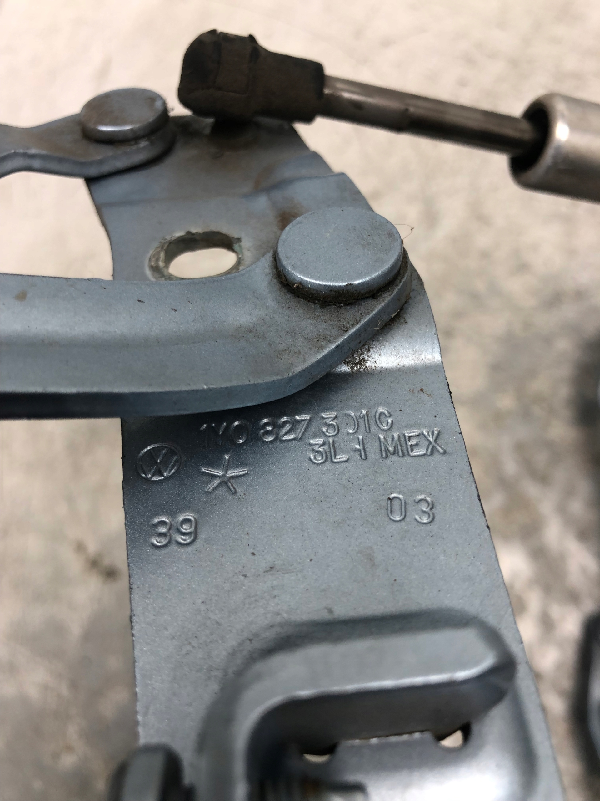 hinge bonnet hinges VW BEETLE 1Y0827301C 1Y0827302C