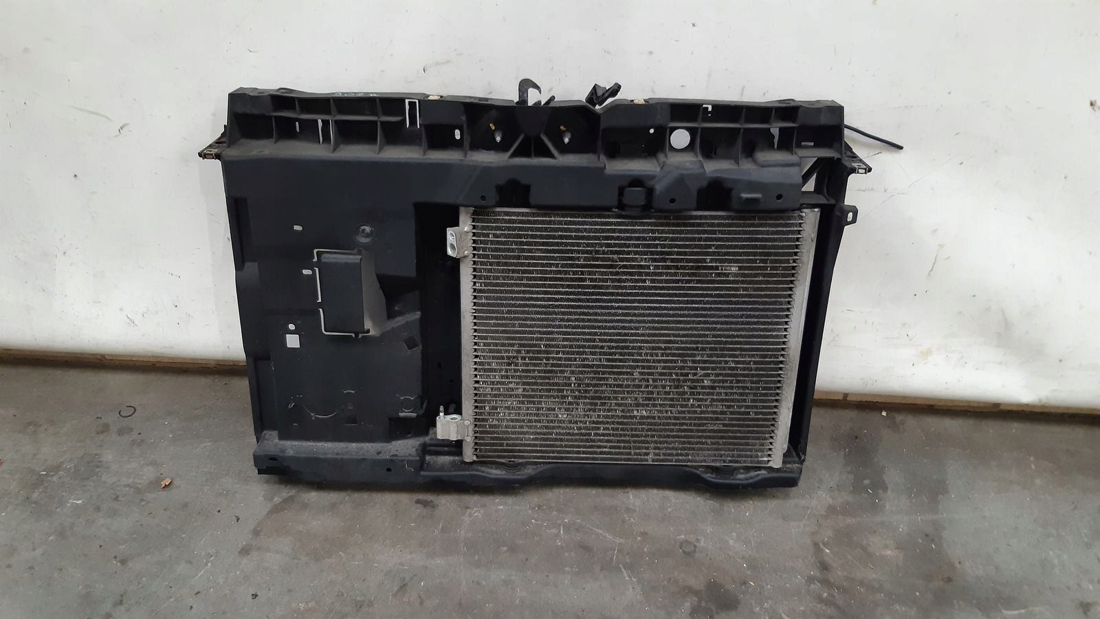 support panel for radiators radiator Peugeot 207 SW 1,6 VTI