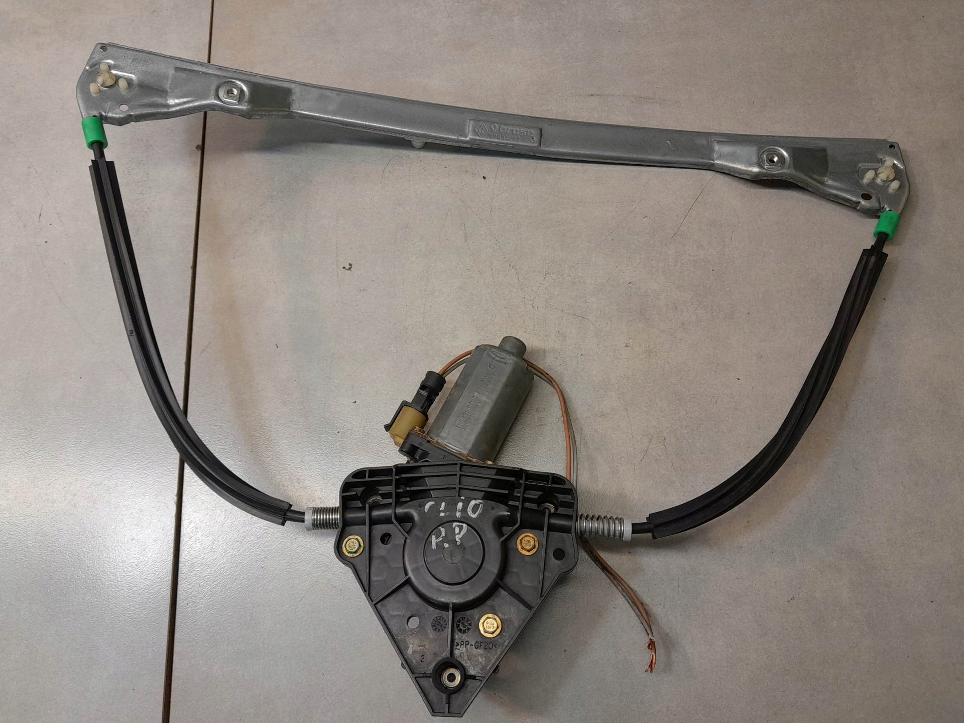 window regulator right front CLIO II 1.9 D 7700842240G