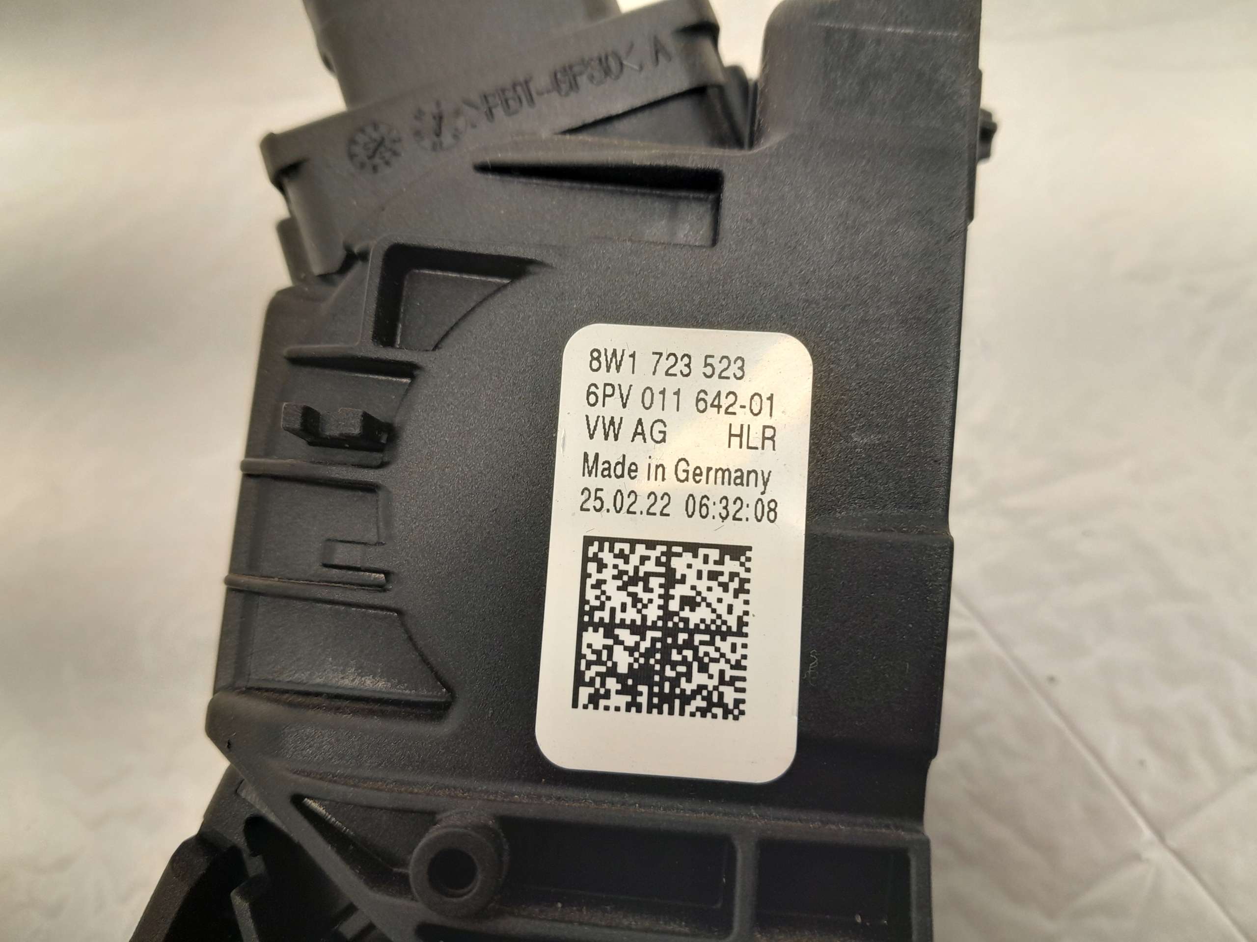 AUDI A4 B9 LIFT accelerator pedal potentiometer 8W1723523