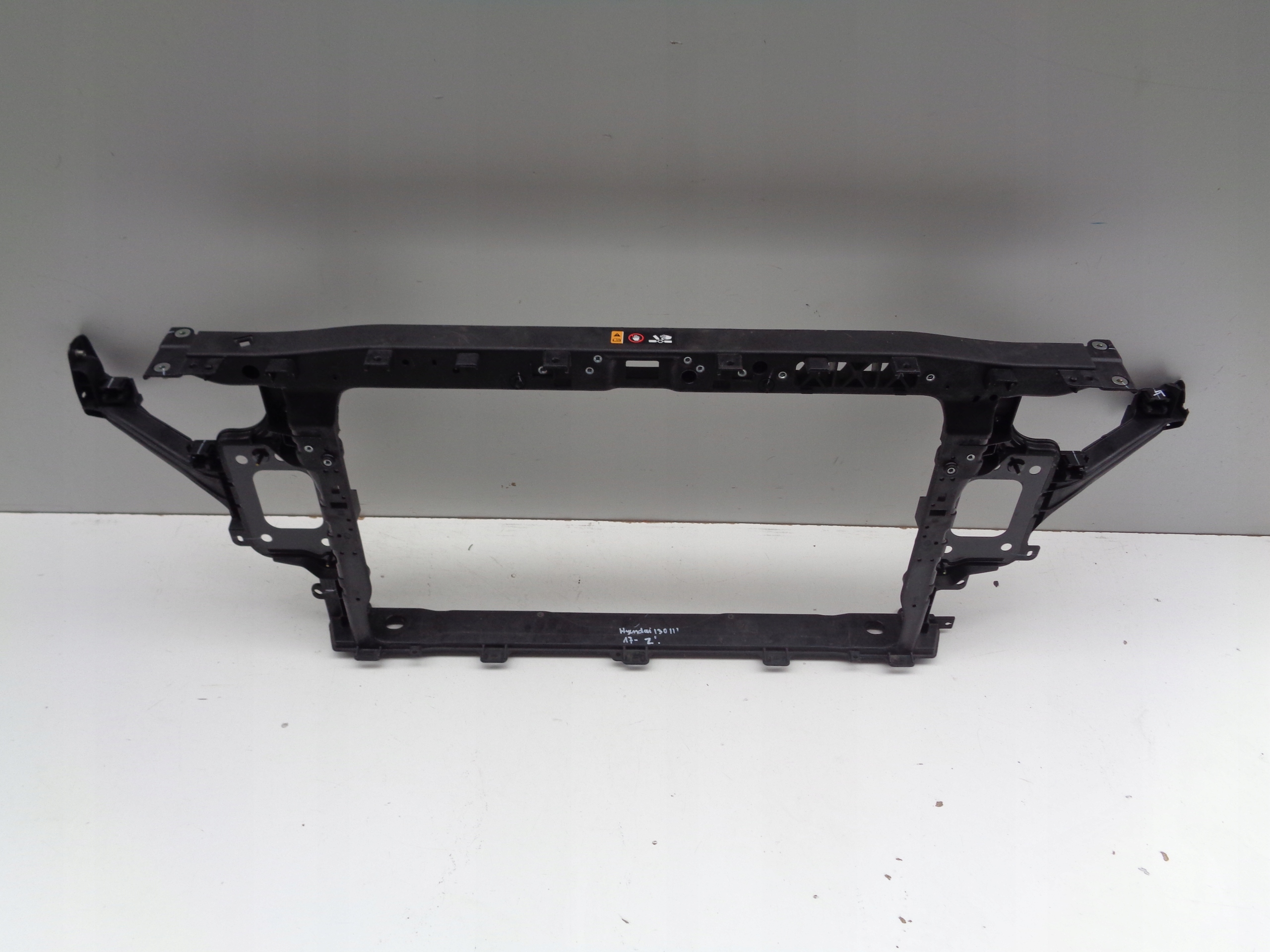bar, wall front HYUNDAI I30 III 17