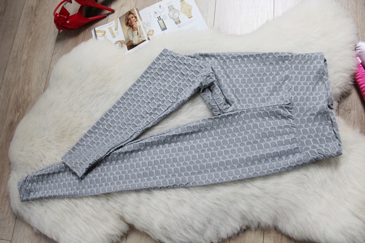 LEGGINSY SPORTOWE DAMSKIE MODELUJĄCE POŚLADKI XS