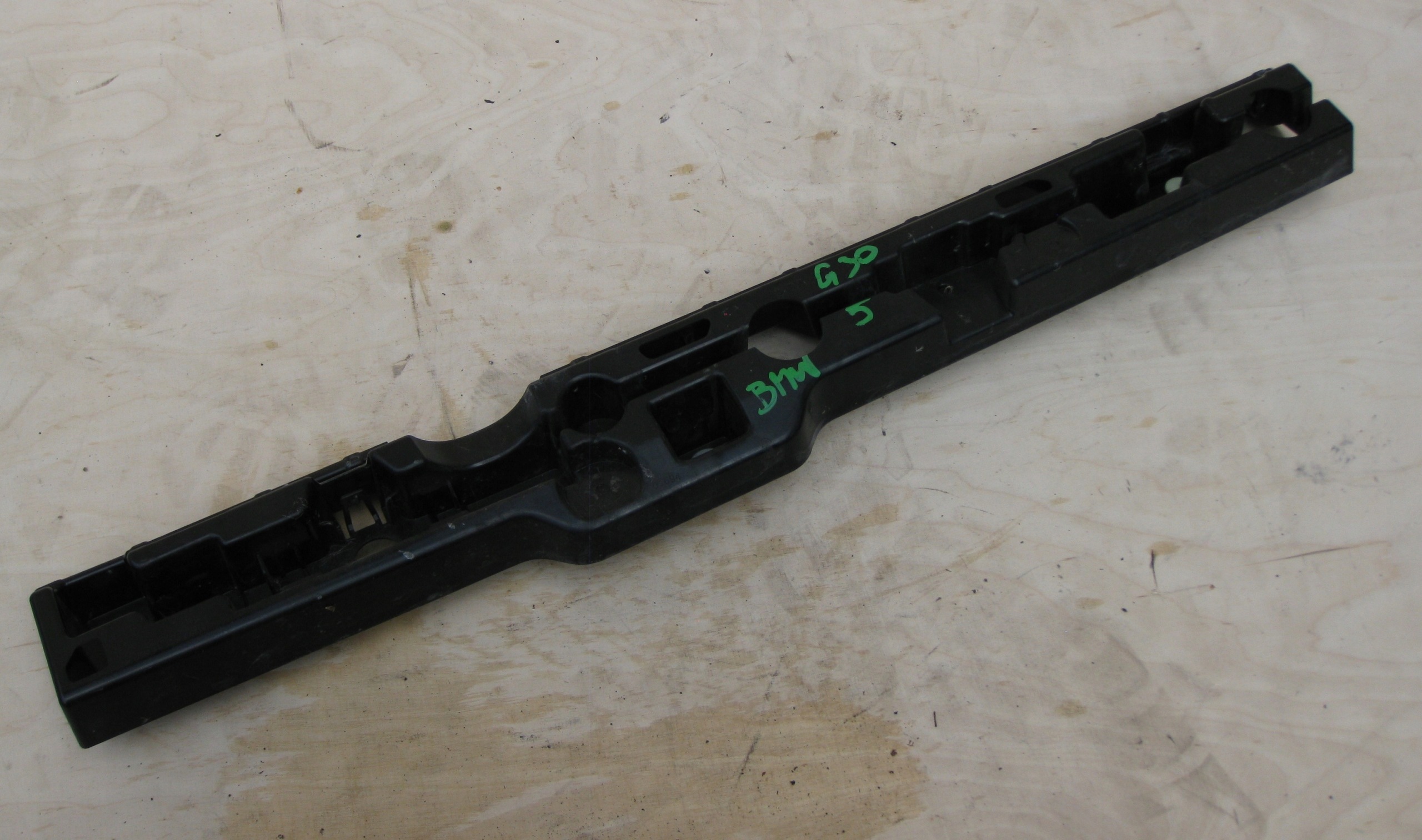 BMW 5 G30 3.0D 19R Support Console Support plaque Jupes Droite 7387346