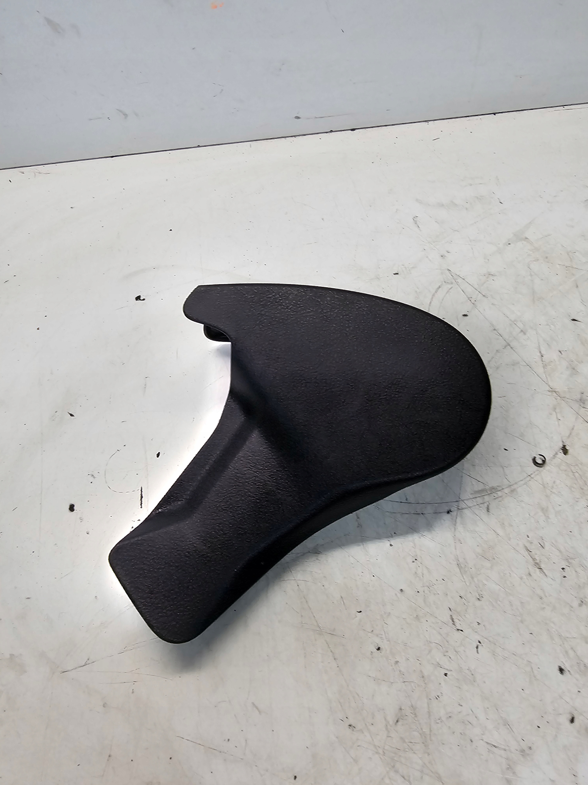 BLENDE ABDECKUNG VERSCHLUSSSTOPFEN SITZ RECHTS AUDI Q3 5N0881480B