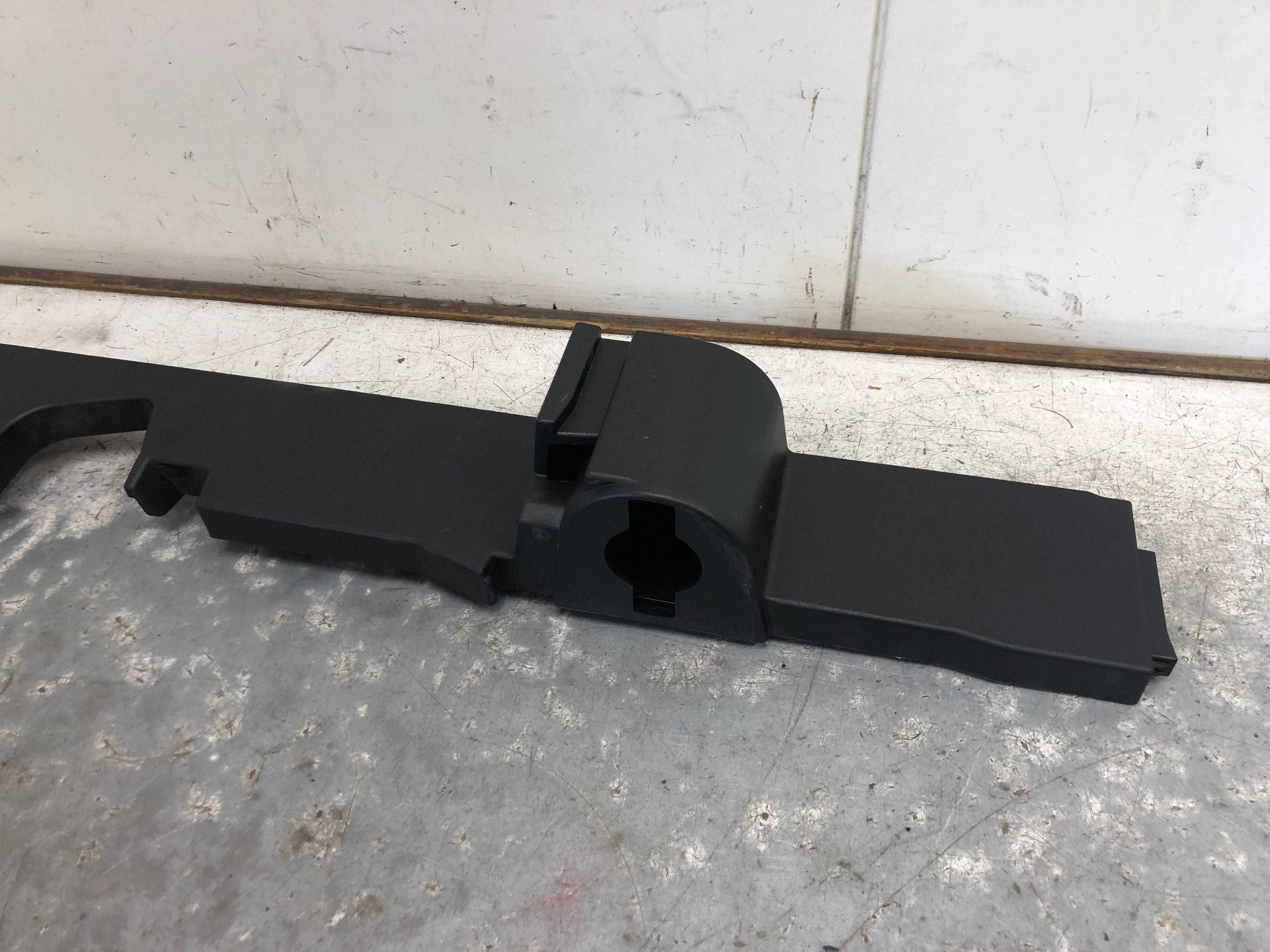moulding boot right VW GOLF VII KOMBI 5G9864512F