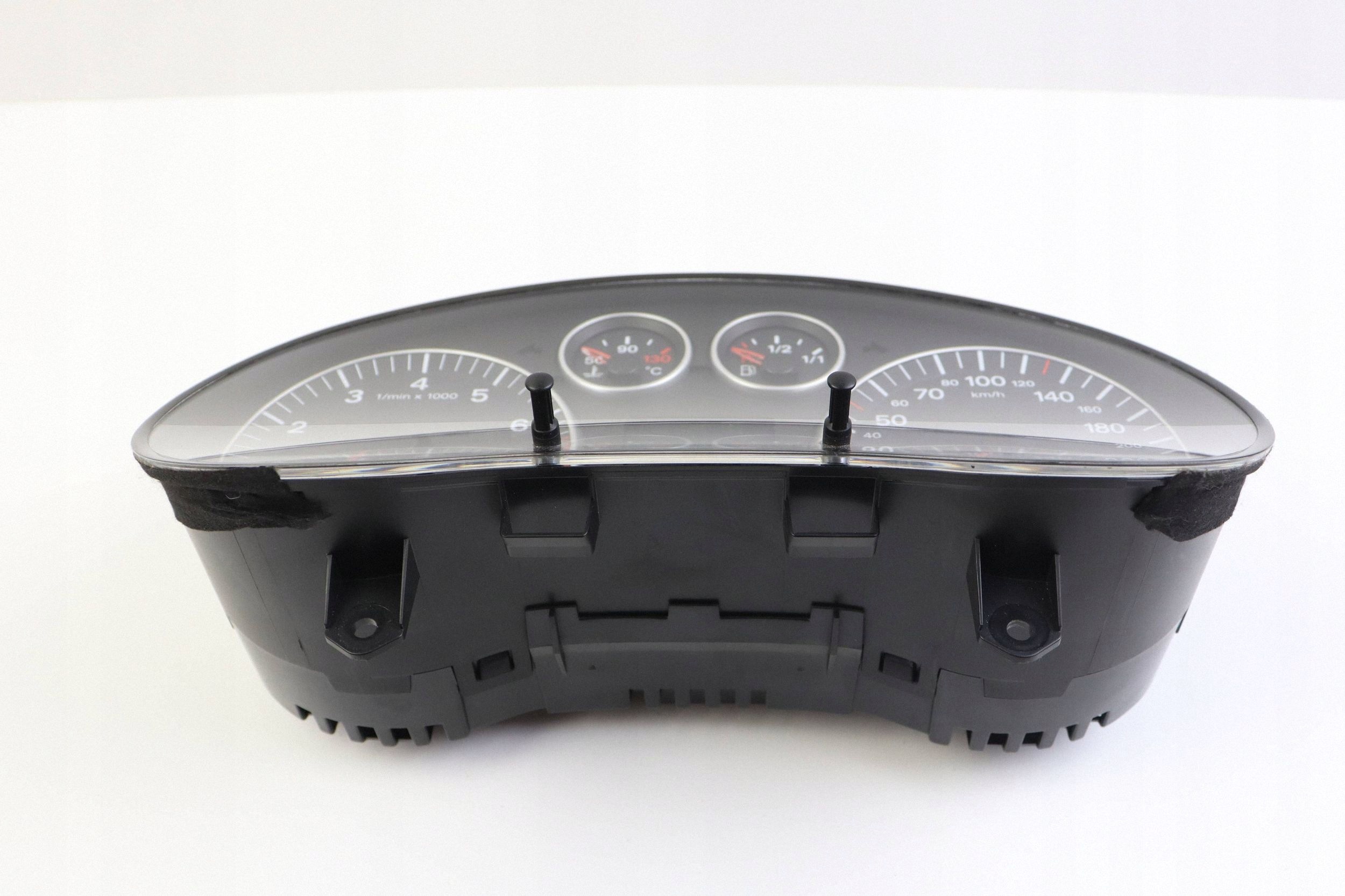 AUDI A3 8P dials dials PREDKOSCIOMIERZ 1.6 petrol 8P0920930G