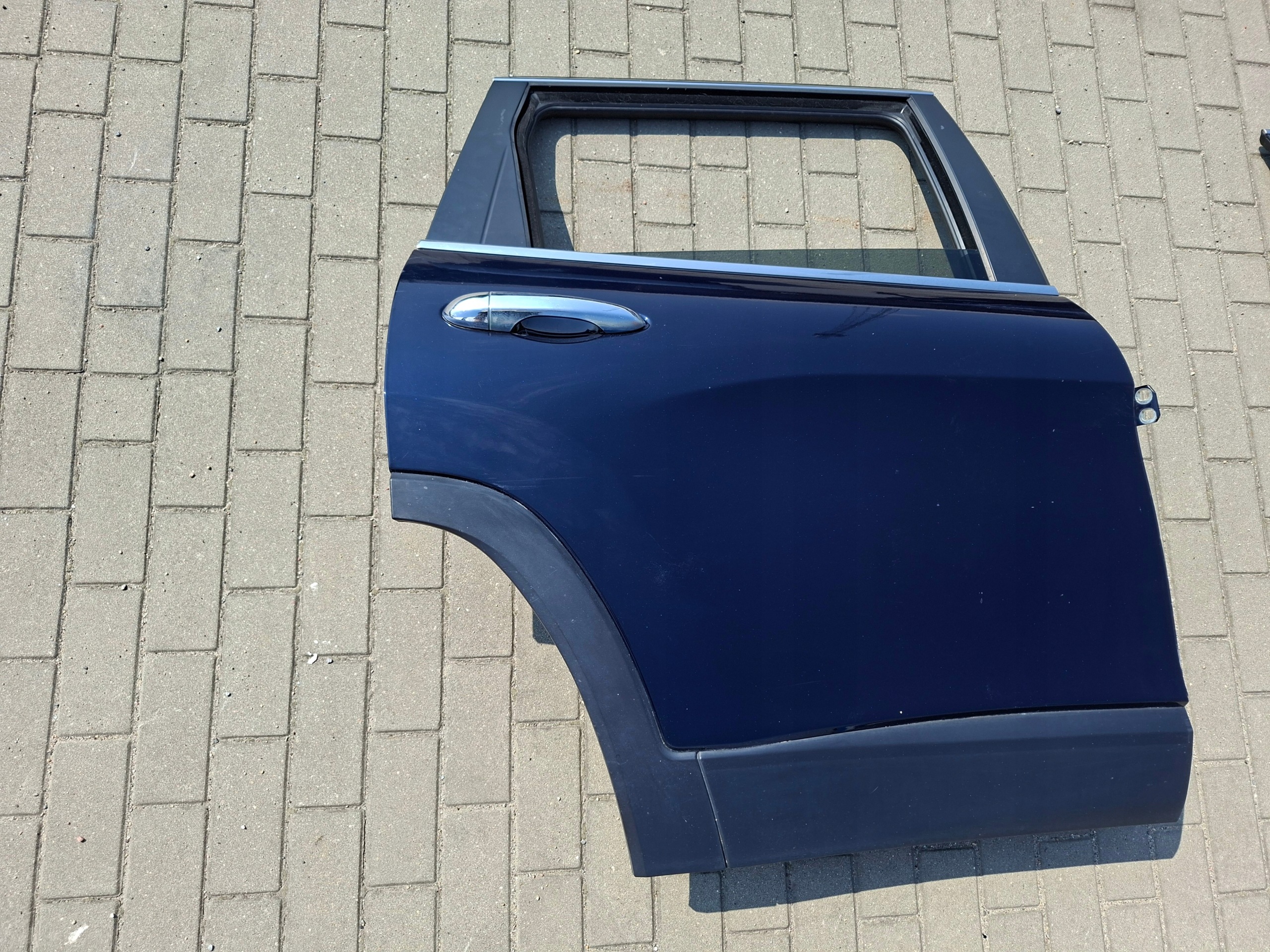 door rear part right rear. right complete JEEP CHEROKEE KL PBU