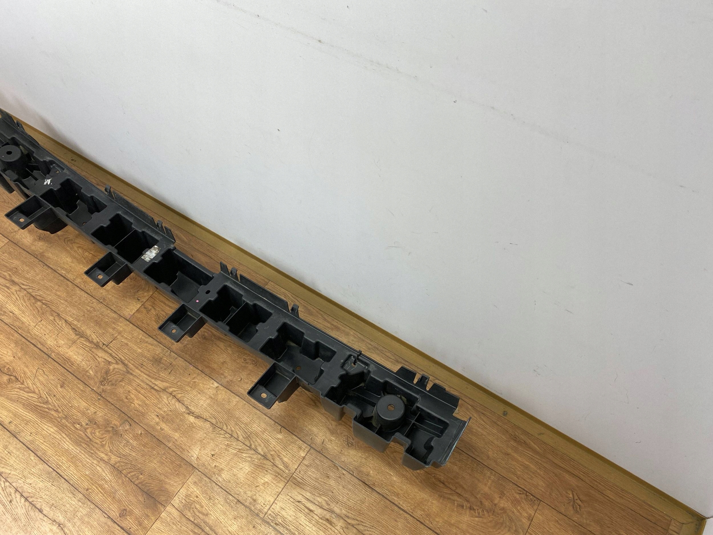 Absorber der Stoßstange vorne träger Dodge Charger 2015+
