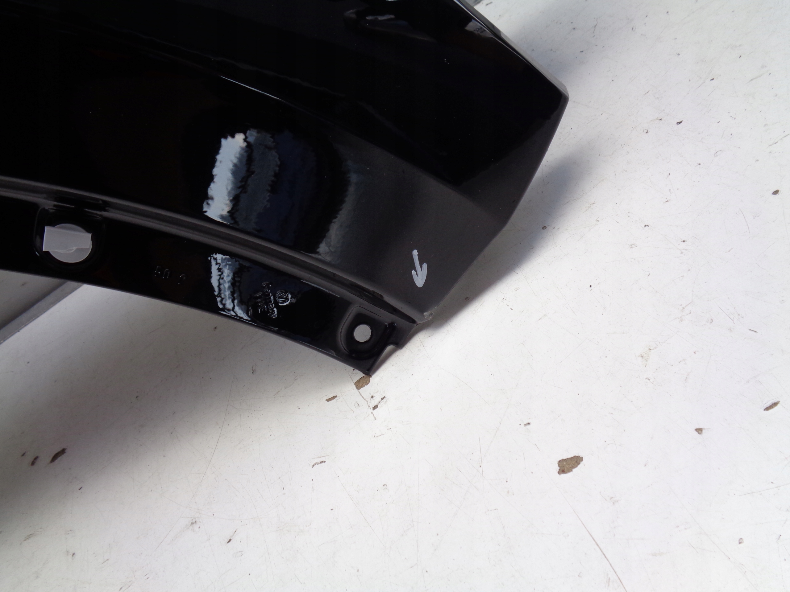 fender right front VW ID4 11A 21- NR 42039