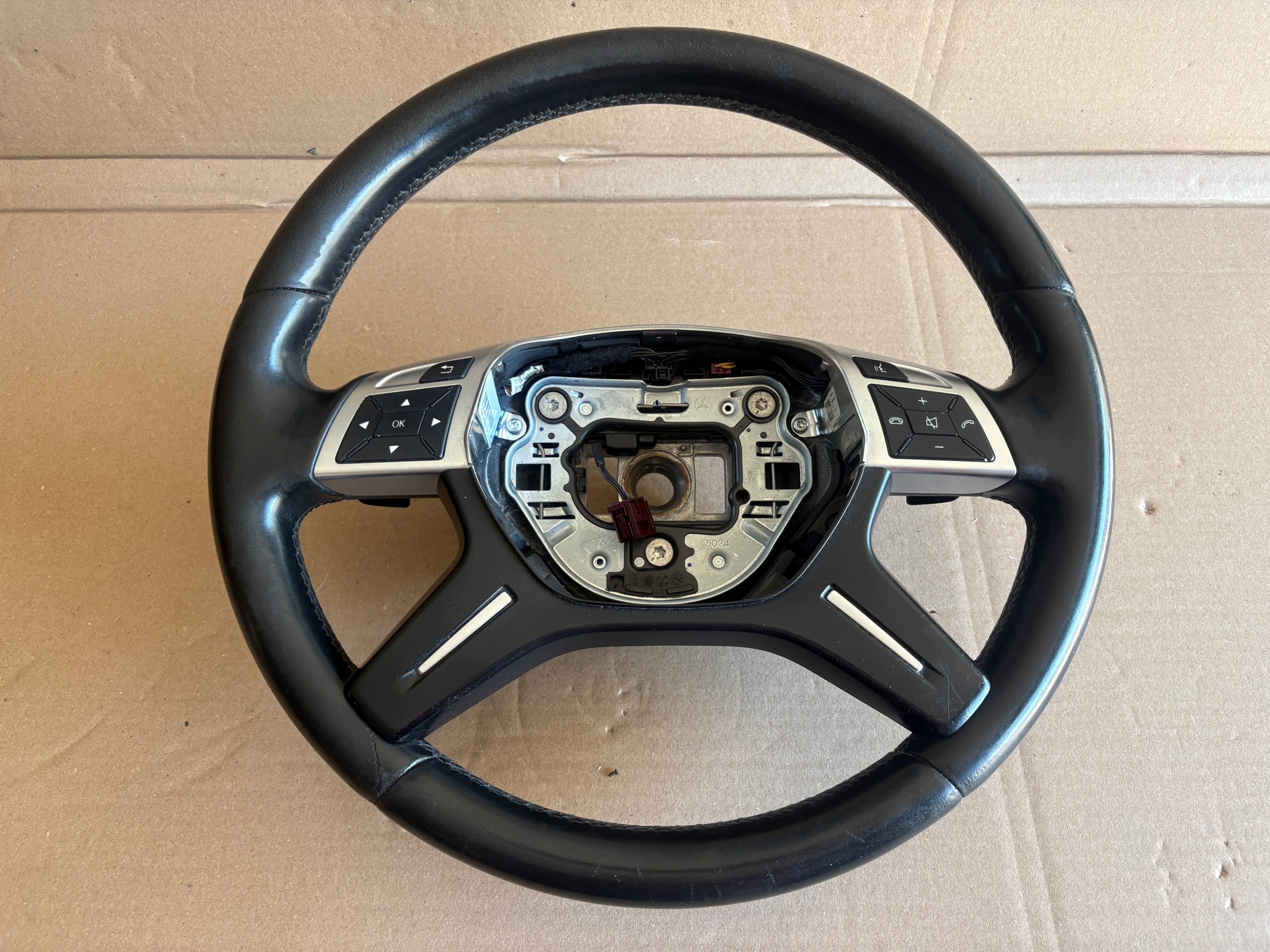 MERCEDES W212 lenkrad A1664607203