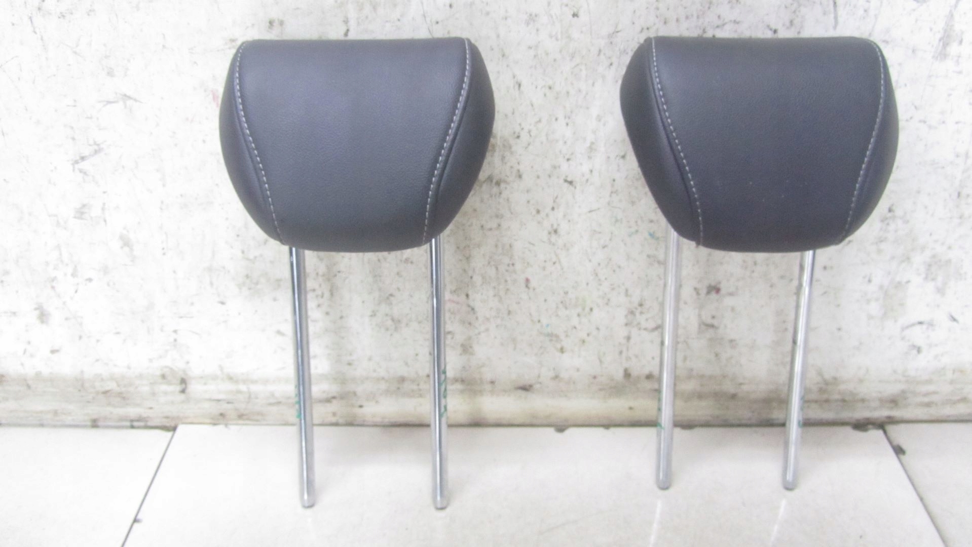 FORD KUGA MK2 ZAGŁÓWEK TYŁ TYLNY 13-