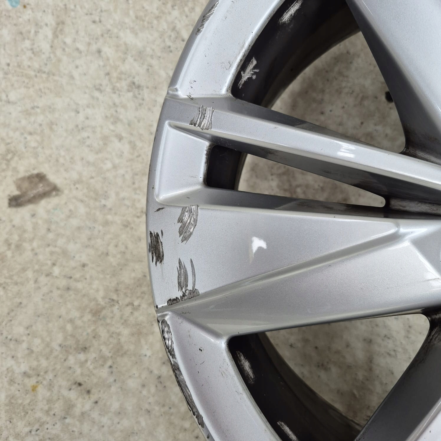SKODA disk hliníkový 17" 57A601025