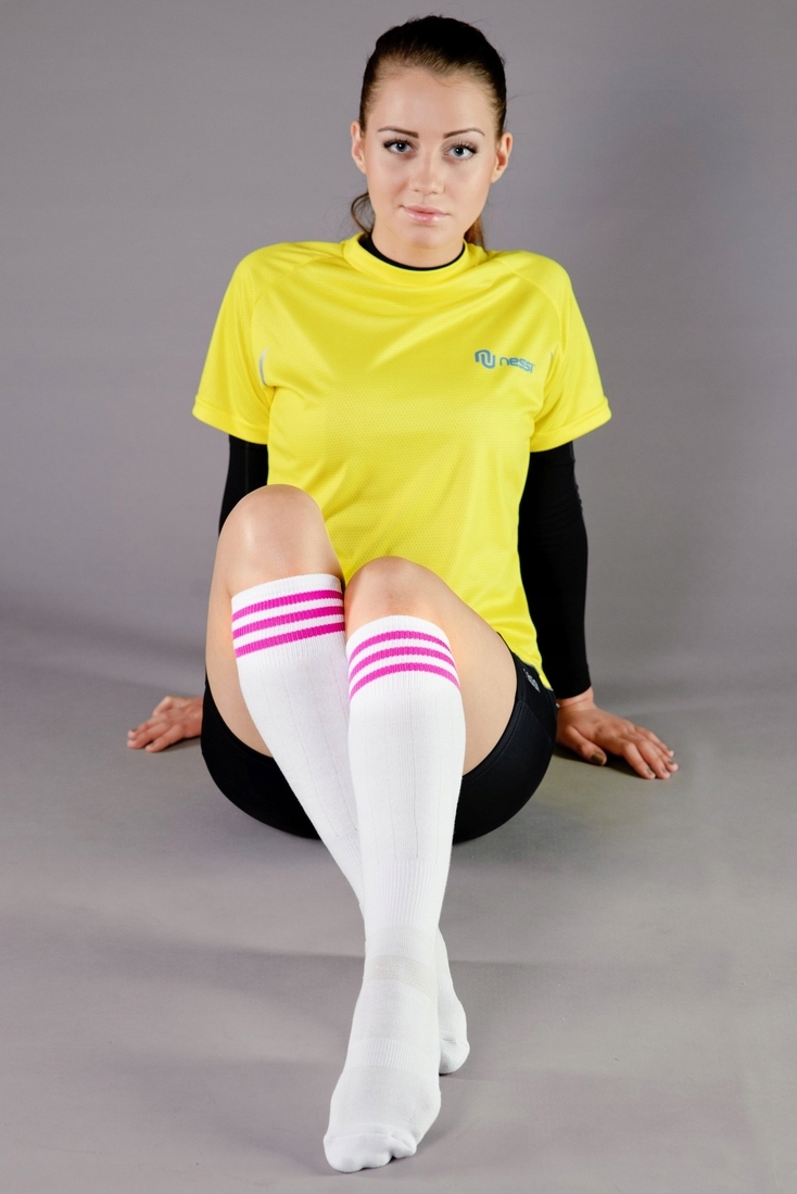 PODKOLANÓWKI SPORTOWE BAWEŁNIANE PASKI Marka Nessi